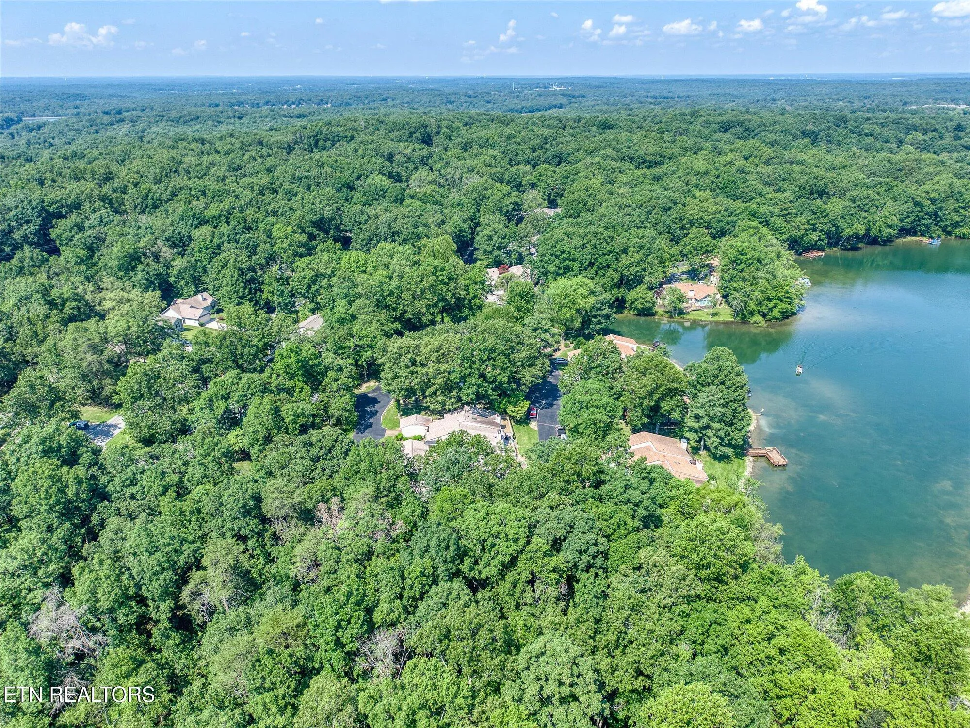 Property Slideshow image 27 of 32 | 4 woodland ct, Crossville, TN, 38558