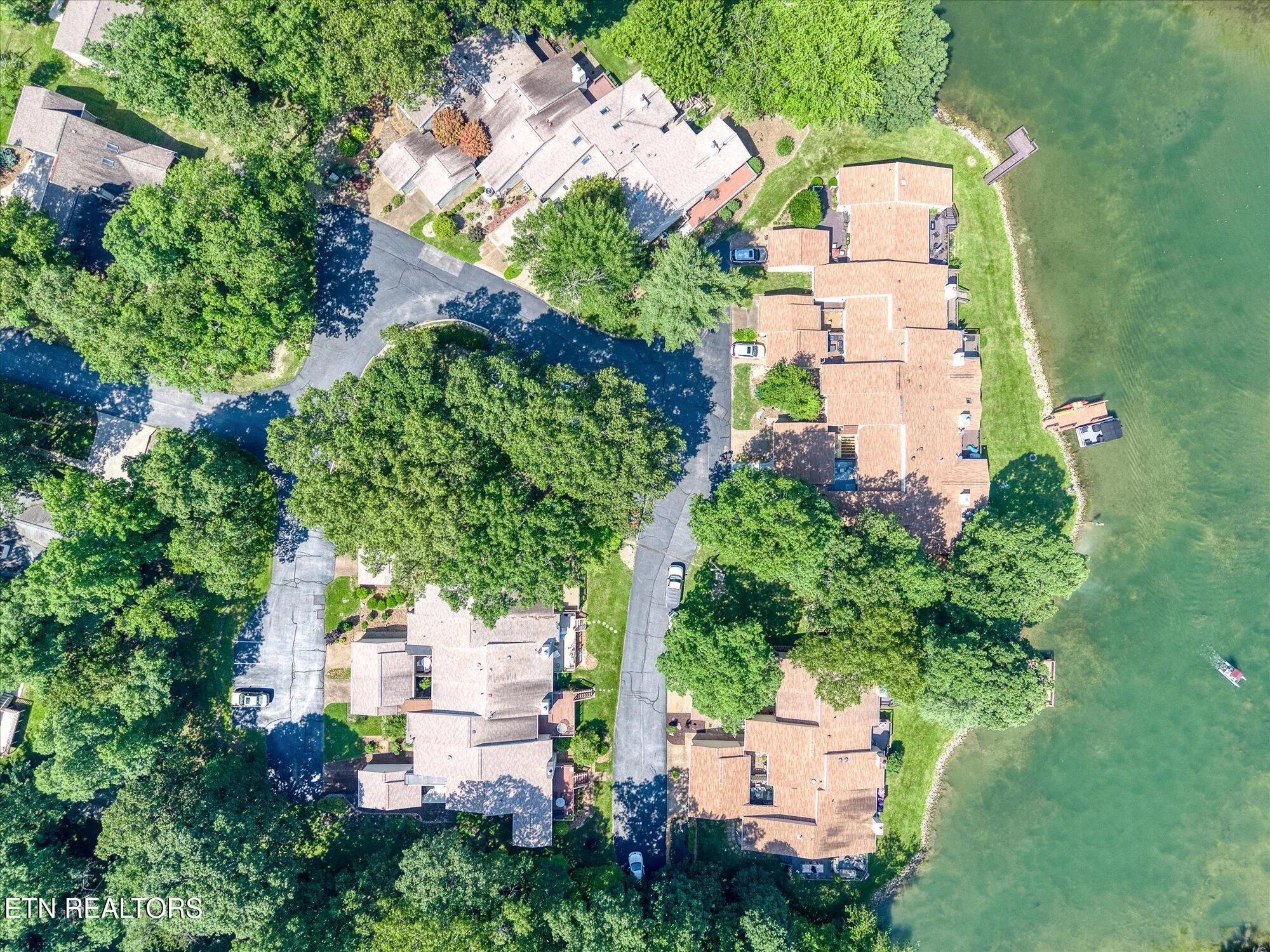 Property Slideshow image 26 of 32 | 4 woodland ct, Crossville, TN, 38558