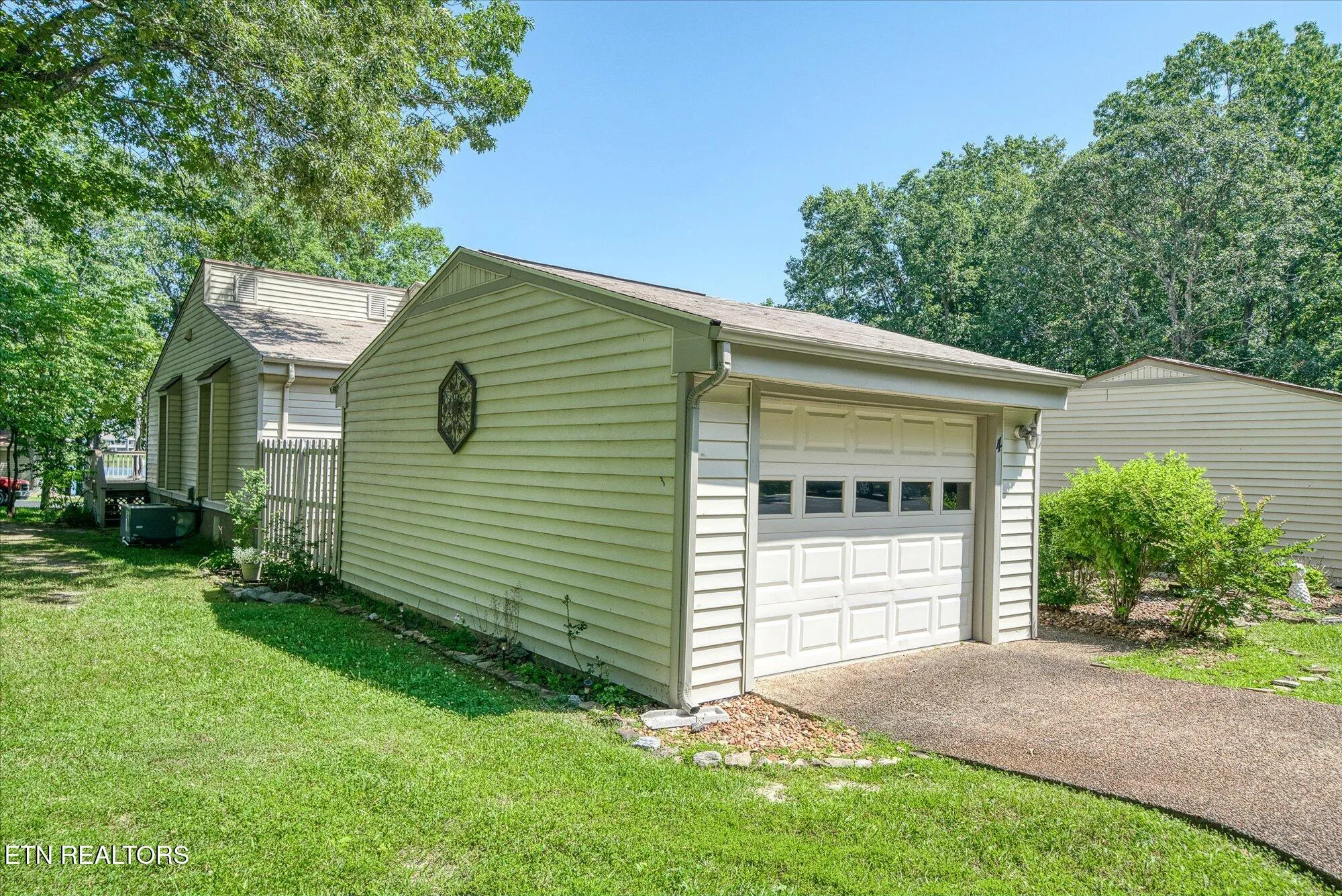 Property Slideshow image 6 of 32 | 4 woodland ct, Crossville, TN, 38558