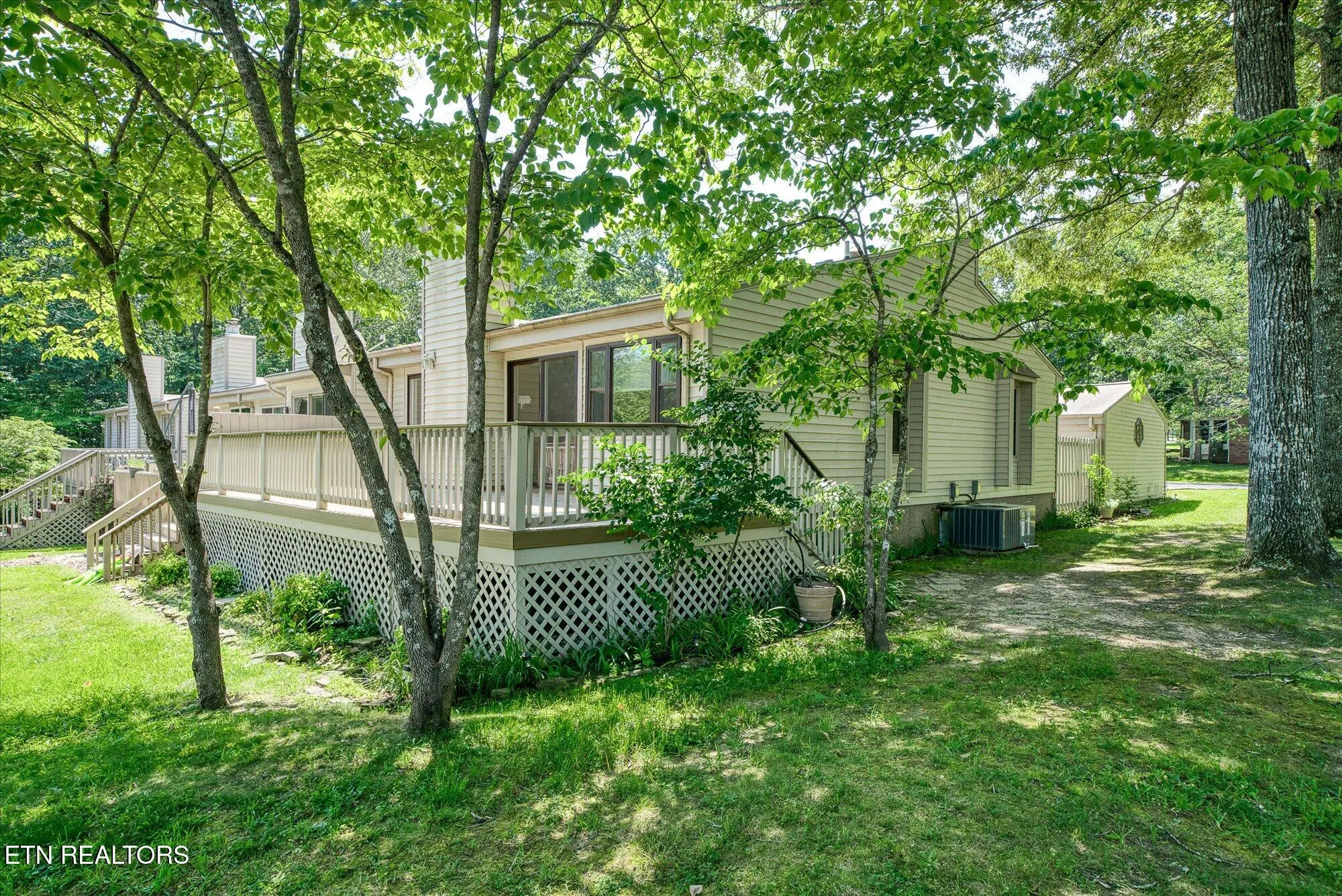 Property Slideshow image 3 of 32 | 4 woodland ct, Crossville, TN, 38558