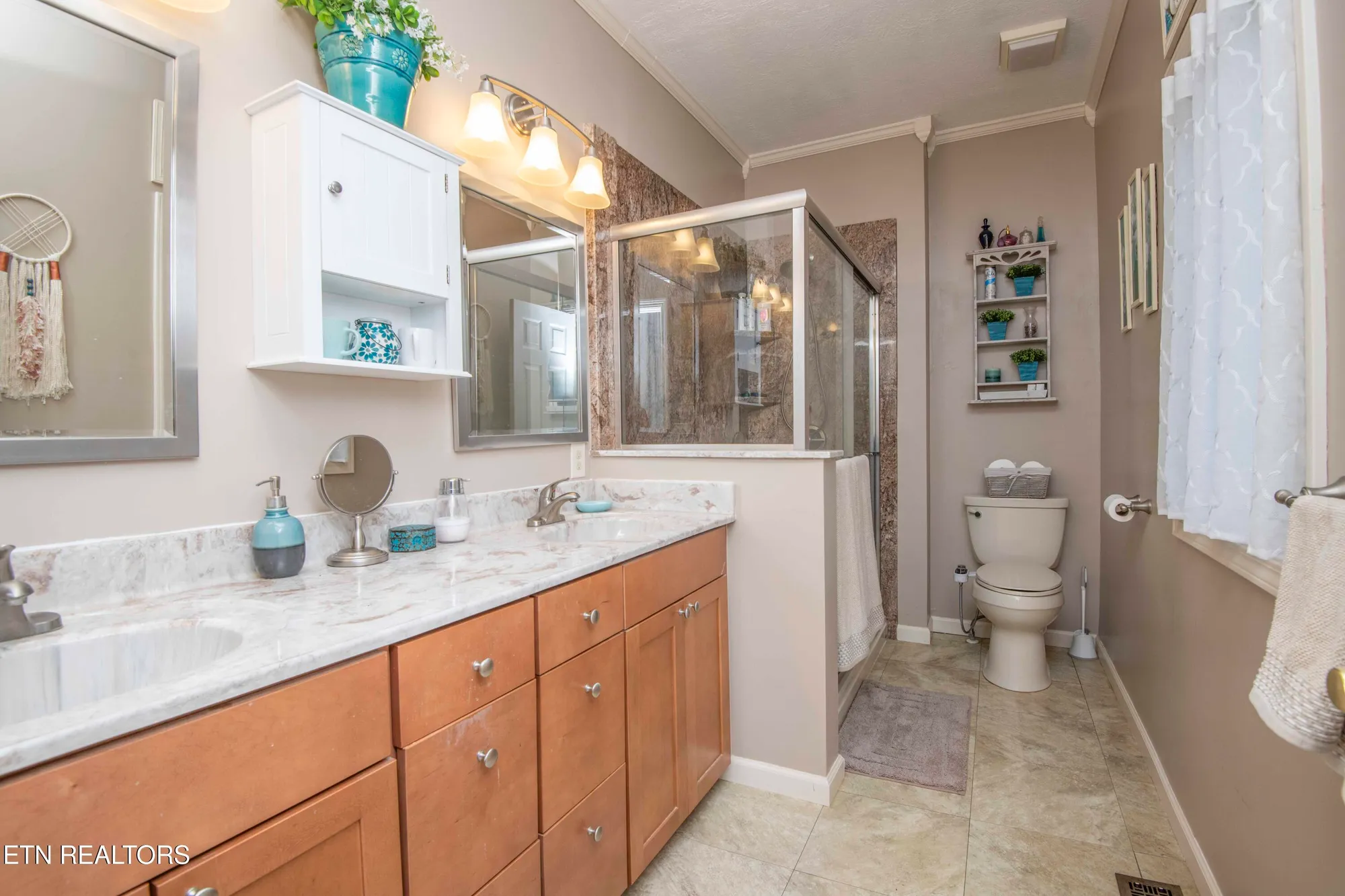 Property Slideshow image 29 of 58 | 127 kiowa way, Loudon, TN, 37774