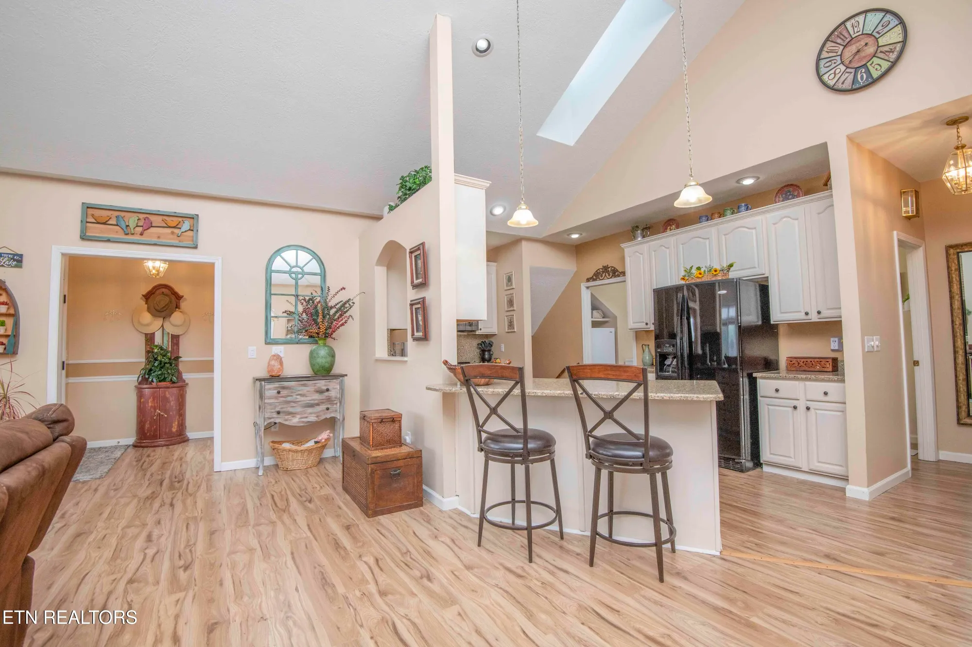 Property Slideshow image 19 of 58 | 127 kiowa way, Loudon, TN, 37774