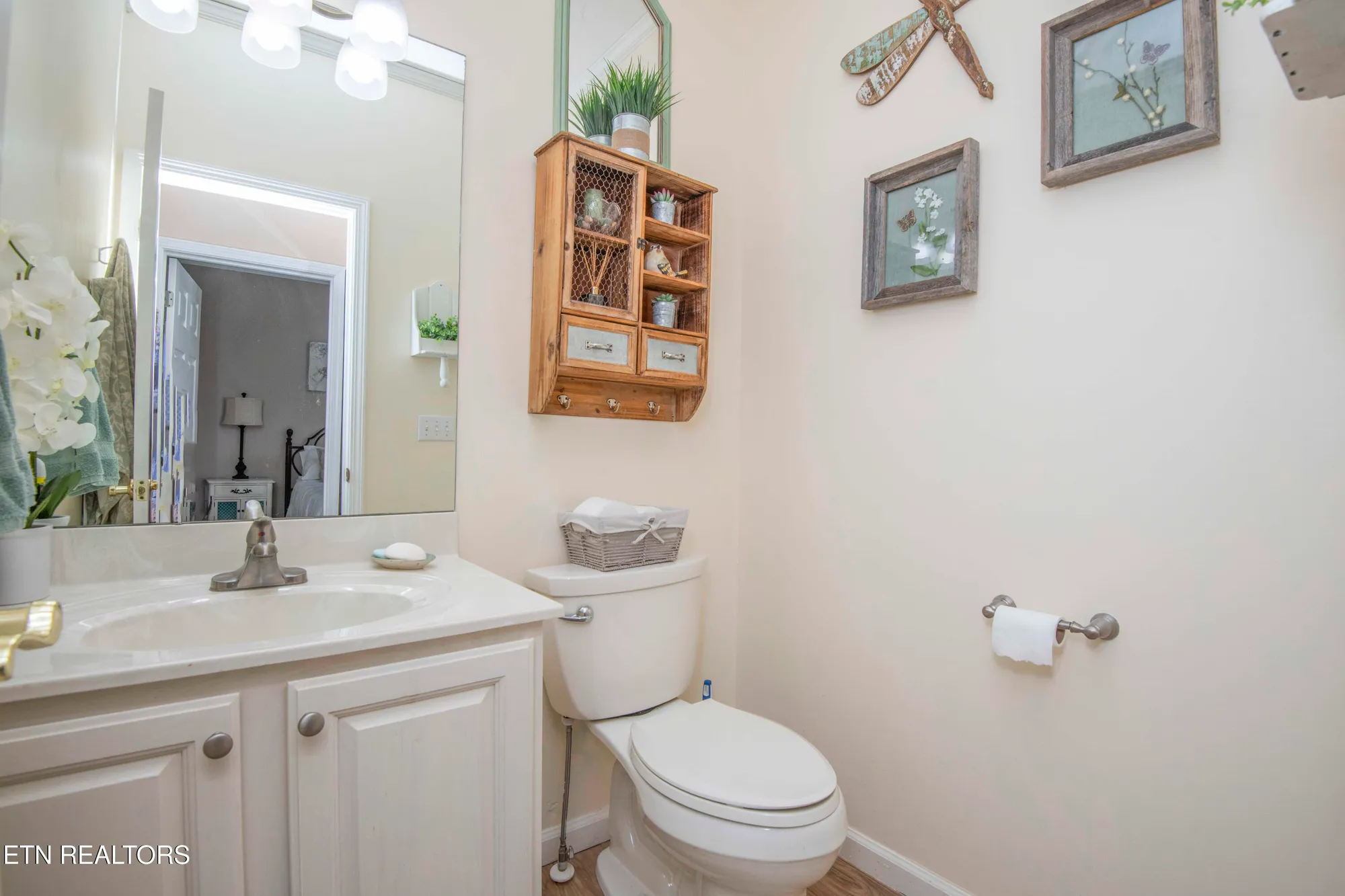 Property Slideshow image 33 of 58 | 127 kiowa way, Loudon, TN, 37774