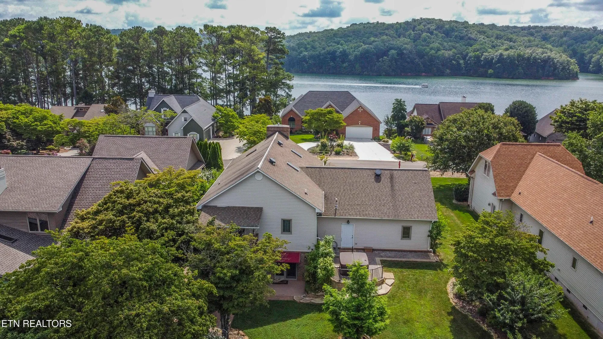 Property Slideshow image 51 of 58 | 127 kiowa way, Loudon, TN, 37774