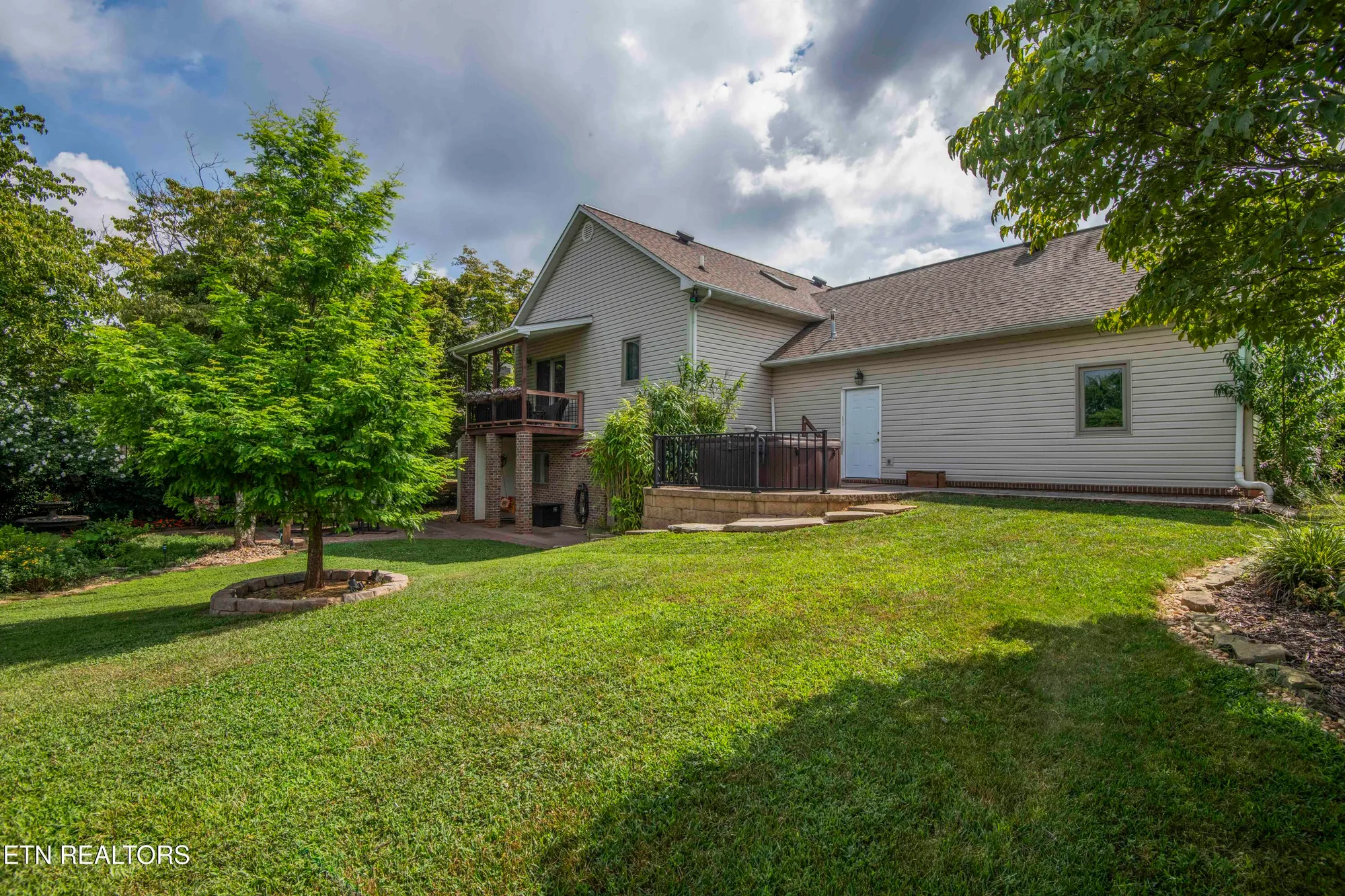 Property Slideshow image 53 of 58 | 127 kiowa way, Loudon, TN, 37774