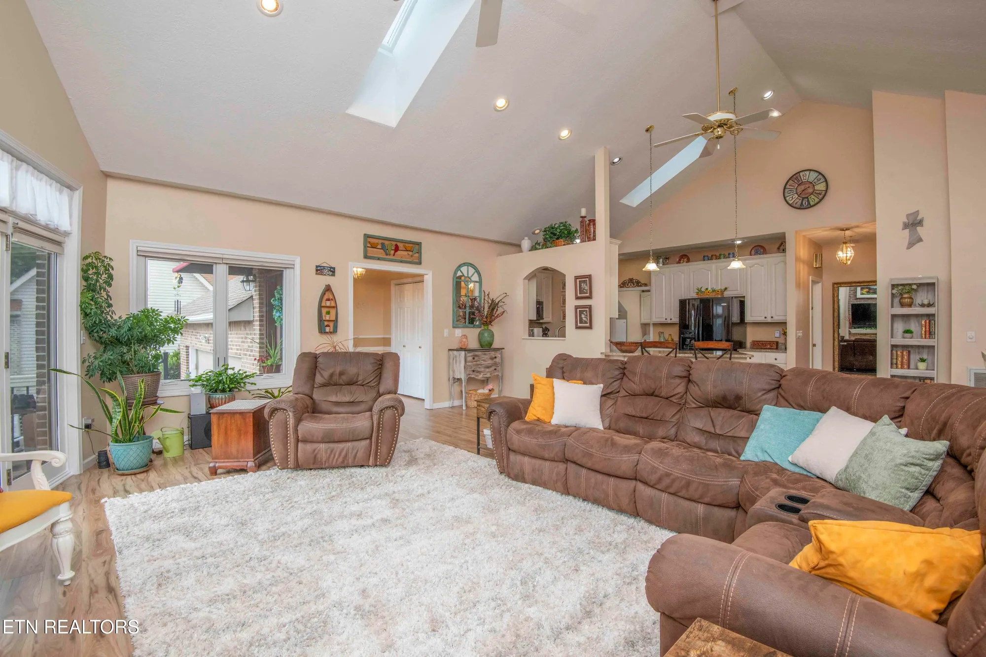 Property Slideshow image 12 of 58 | 127 kiowa way, Loudon, TN, 37774