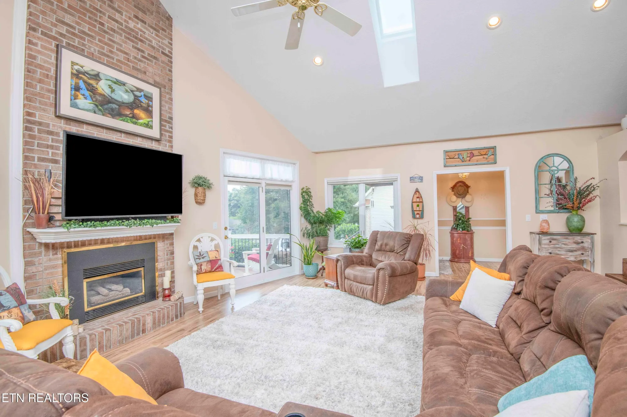 Property Slideshow image 15 of 58 | 127 kiowa way, Loudon, TN, 37774