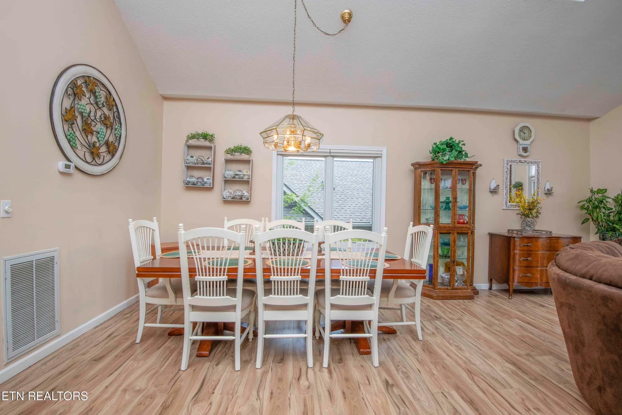 Property Slideshow image 18 of 58 | 127 kiowa way, Loudon, TN, 37774