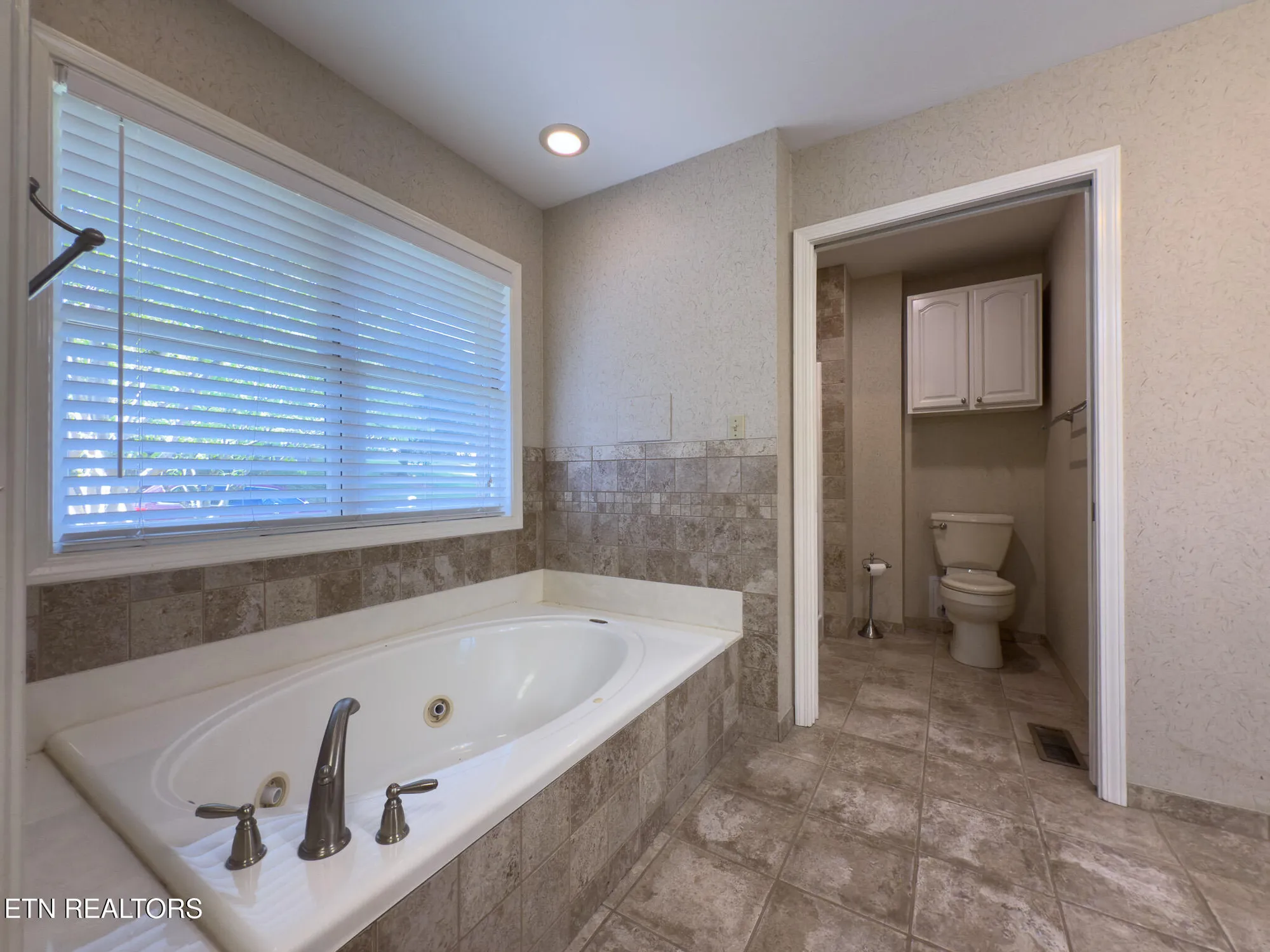 Property Slideshow image 15 of 35 | 207 chota hills ln, Loudon, TN, 37774