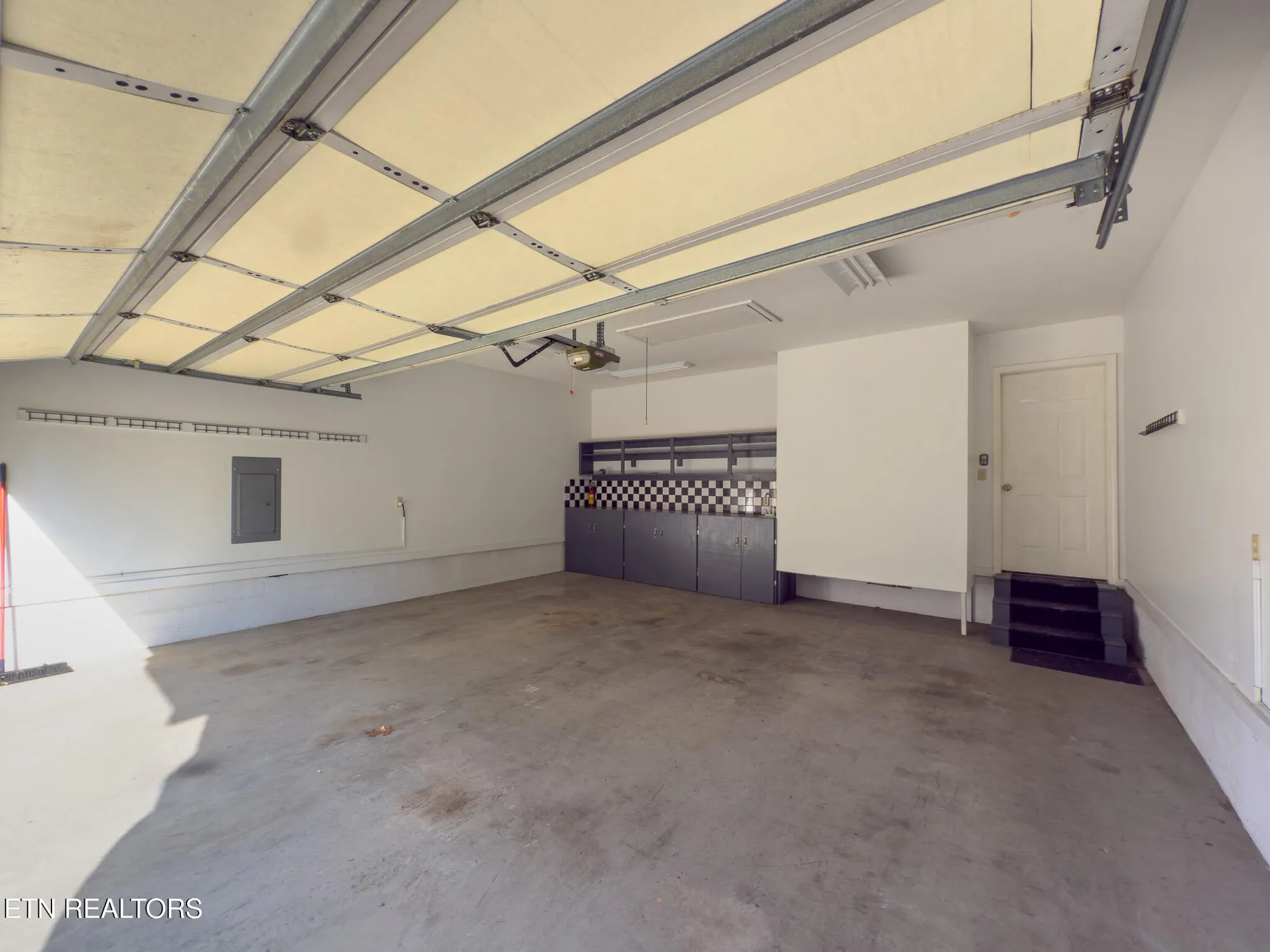 Property Slideshow image 32 of 35 | 207 chota hills ln, Loudon, TN, 37774