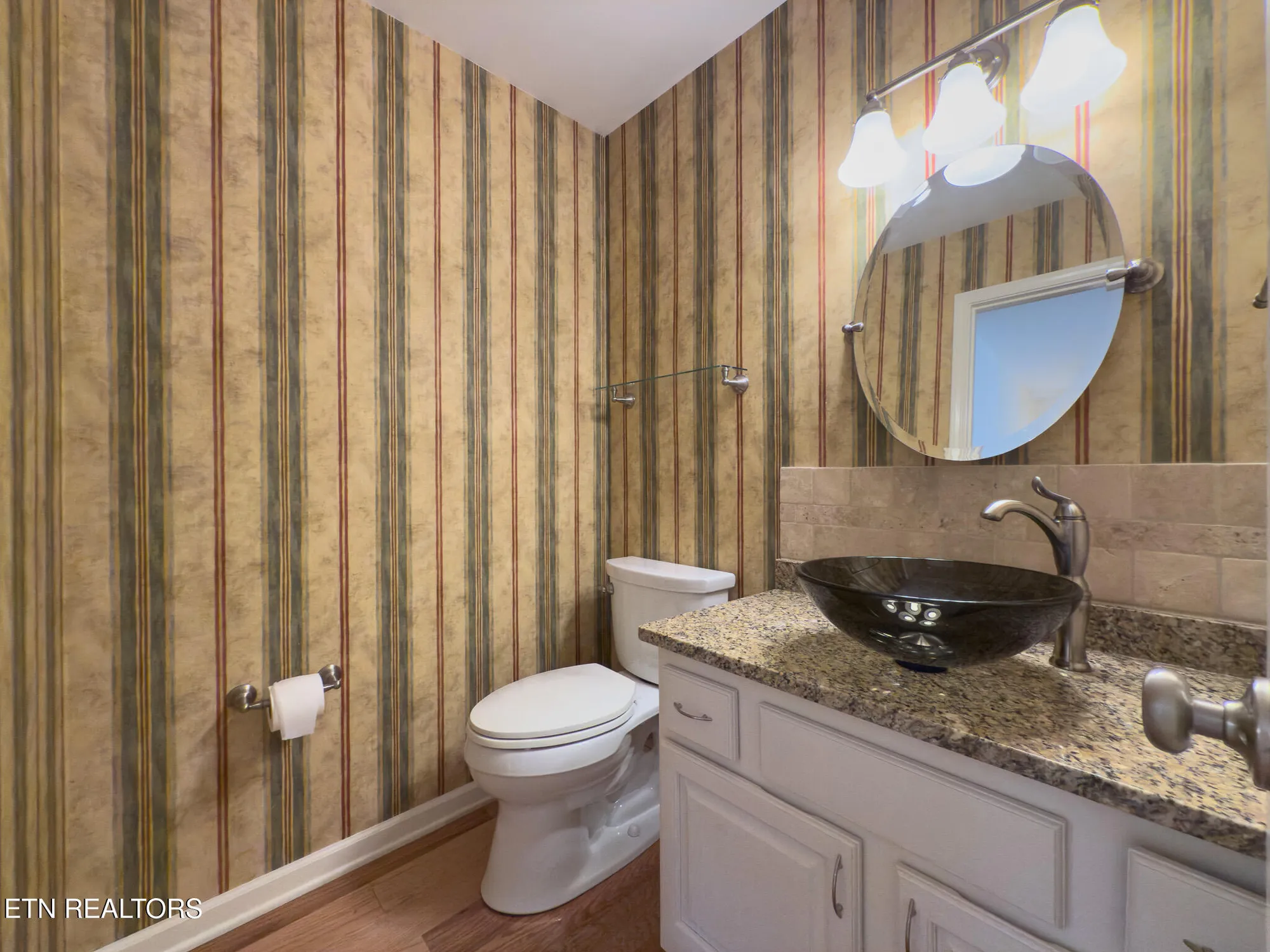 Property Slideshow image 18 of 35 | 207 chota hills ln, Loudon, TN, 37774