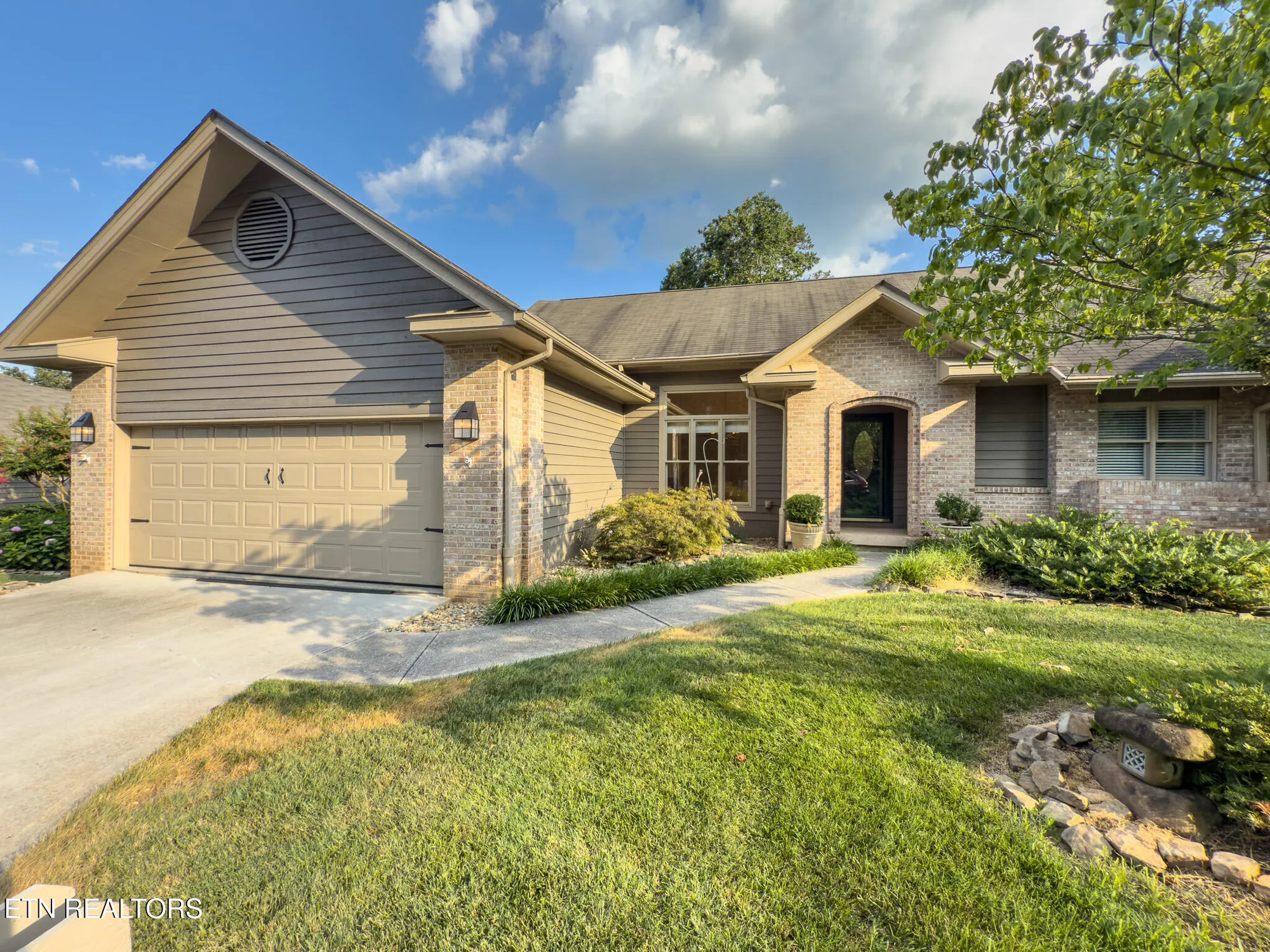 Property Slideshow image 1 of 35 | 207 chota hills ln, Loudon, TN, 37774