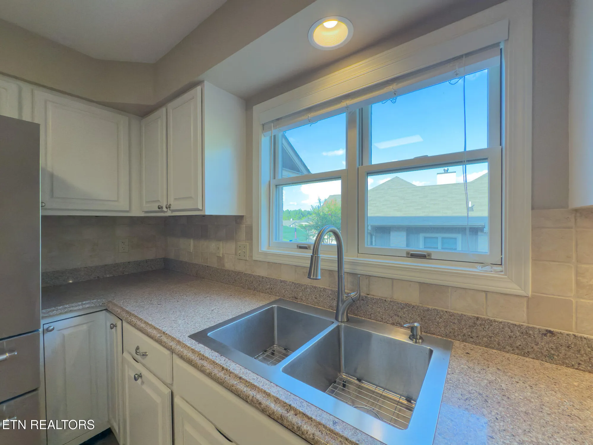 Property Slideshow image 6 of 35 | 207 chota hills ln, Loudon, TN, 37774