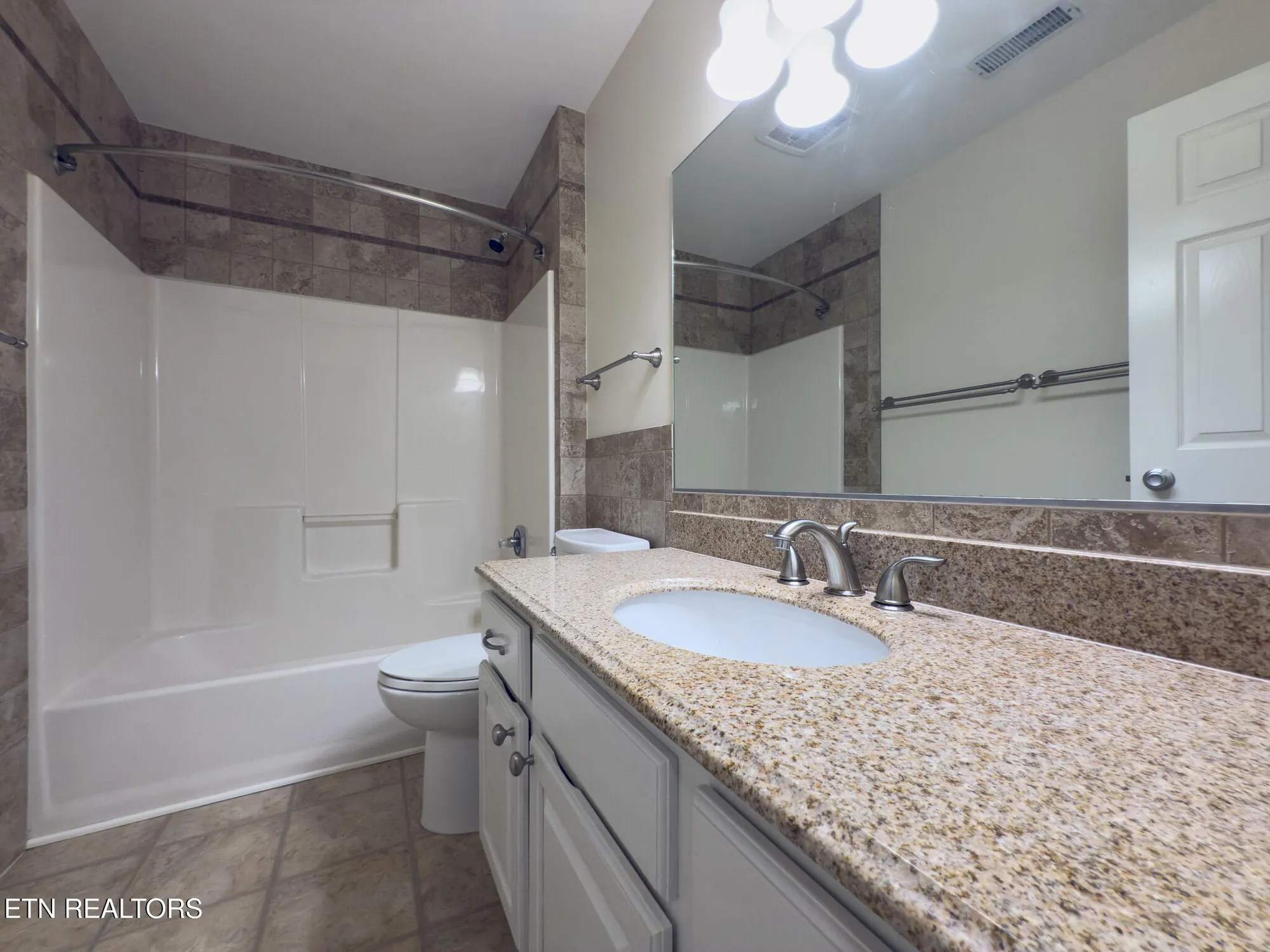 Property Slideshow image 22 of 35 | 207 chota hills ln, Loudon, TN, 37774