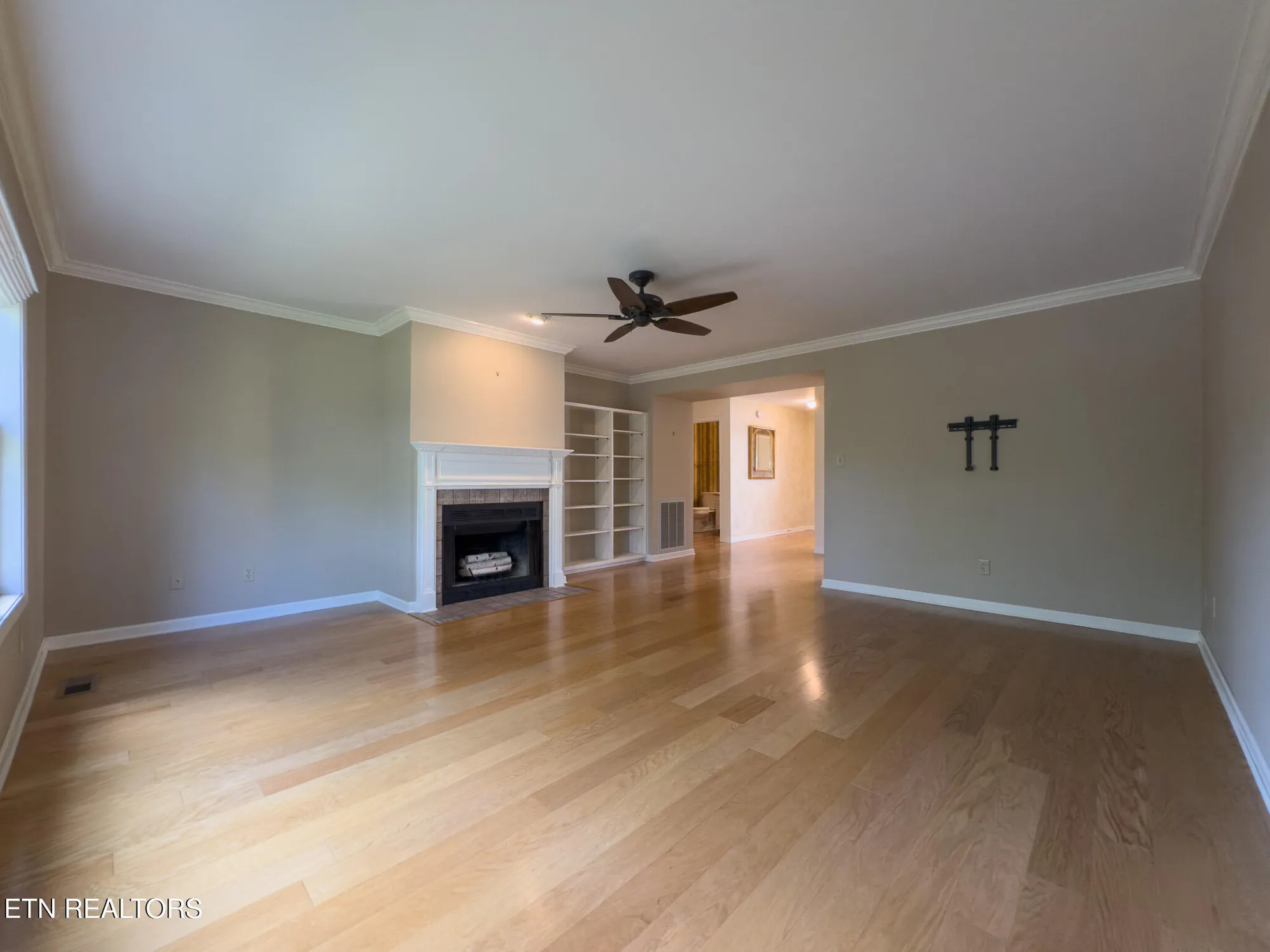 Property Slideshow image 8 of 35 | 207 chota hills ln, Loudon, TN, 37774