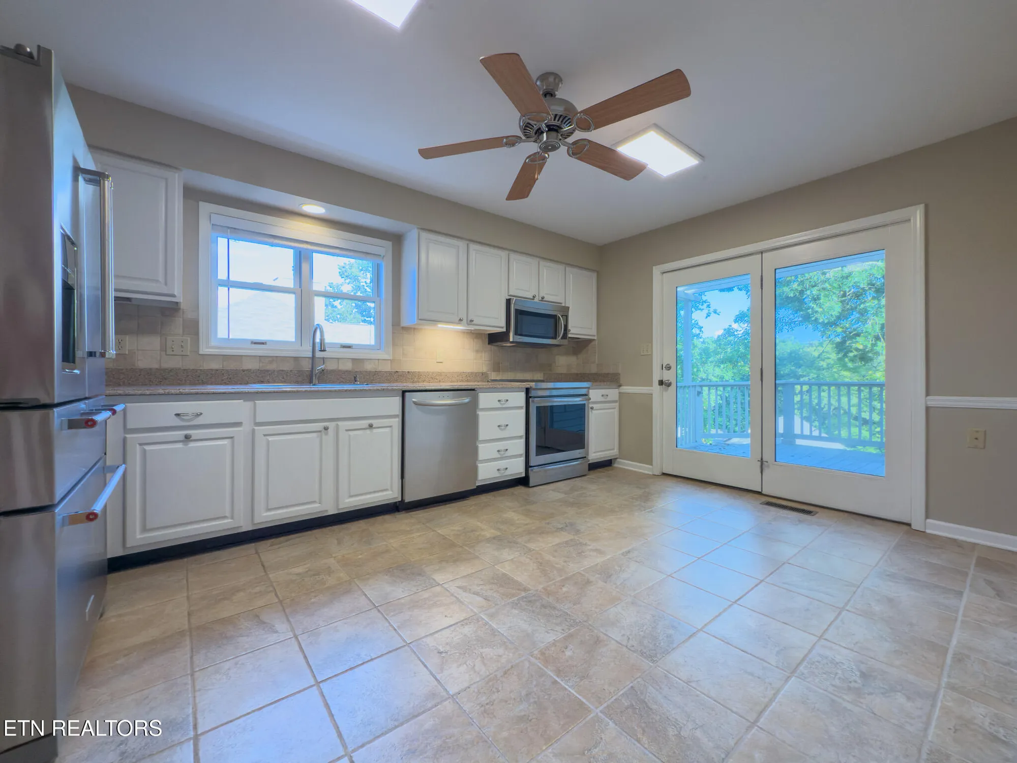 Property Slideshow image 5 of 35 | 207 chota hills ln, Loudon, TN, 37774