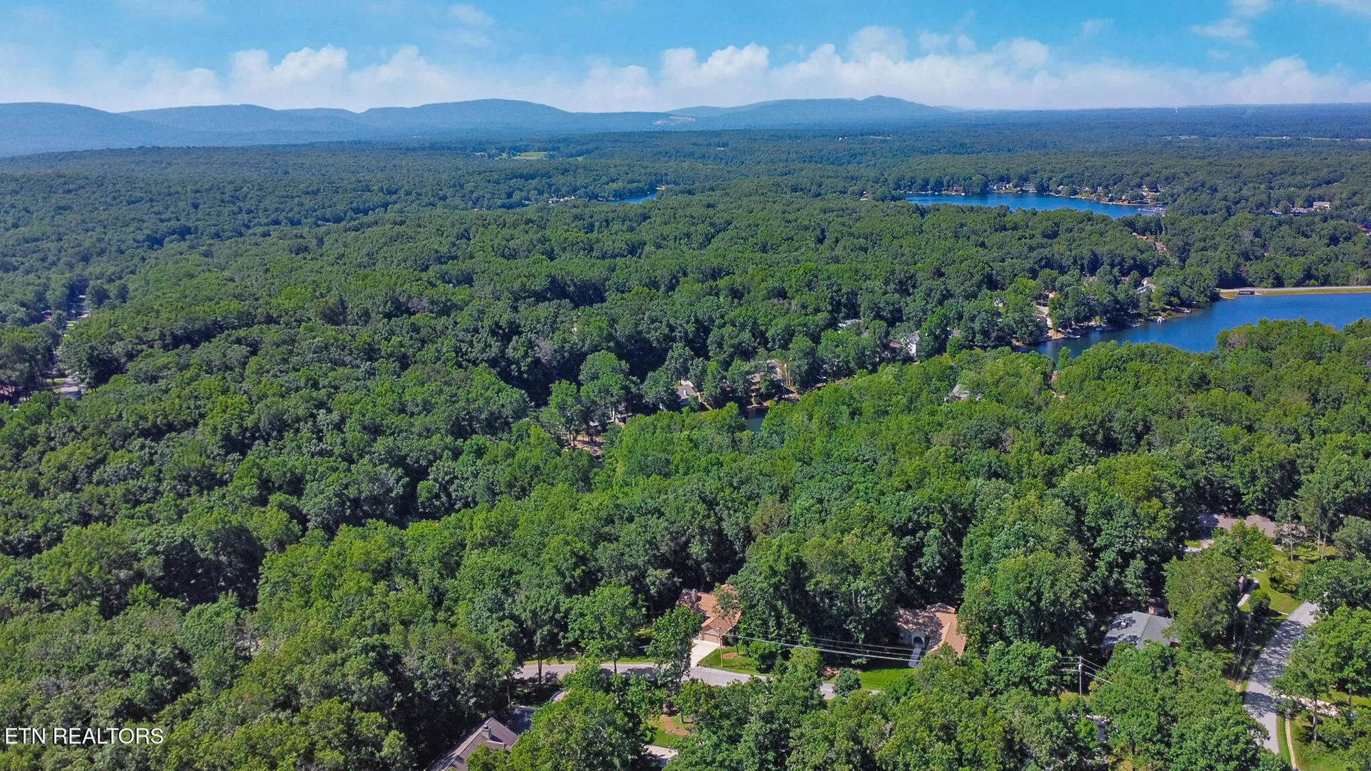 Property Slideshow image 40 of 54 | 207 overlook ln, Crossville, TN, 38558