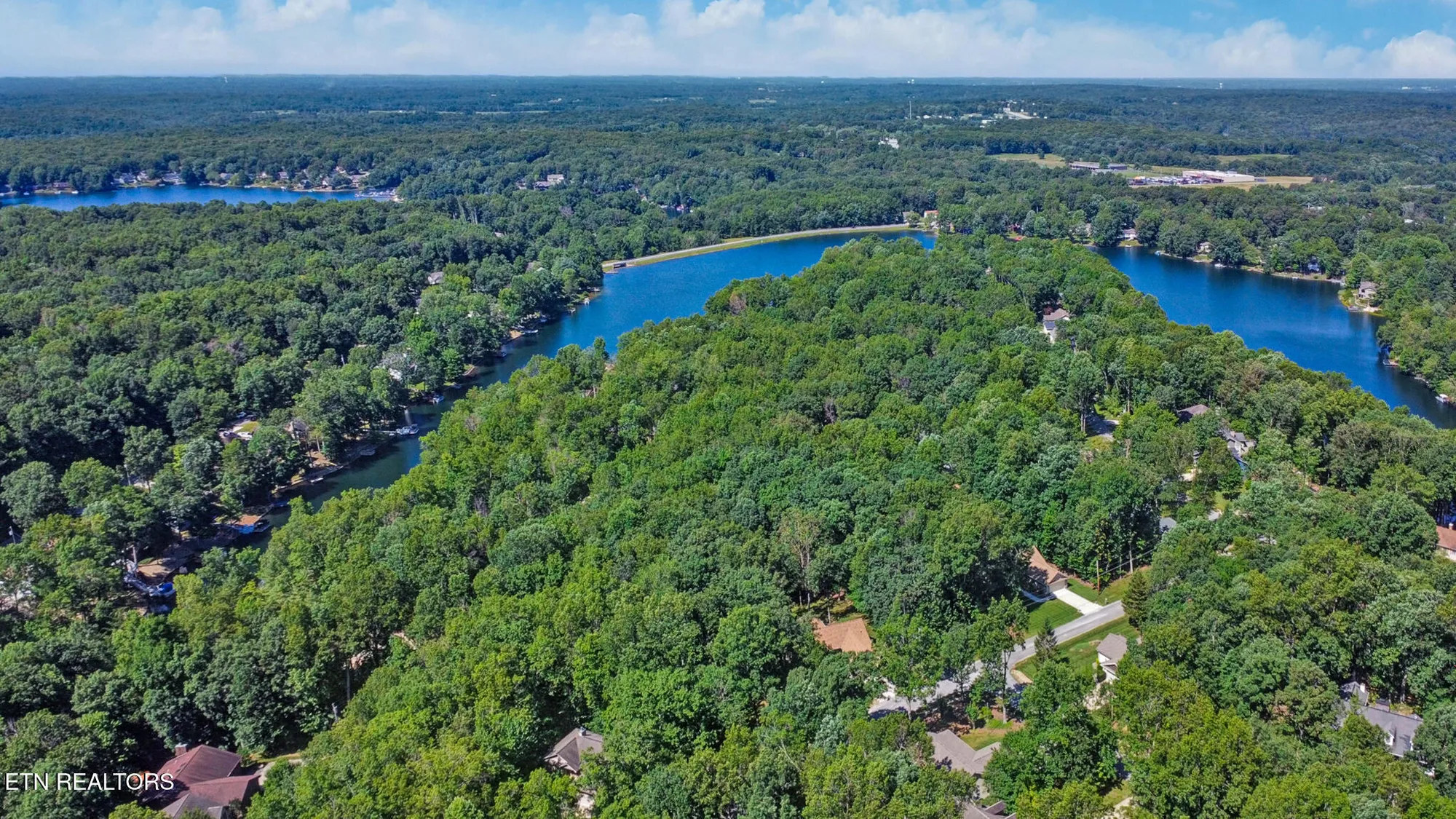 Property Slideshow image 41 of 54 | 207 overlook ln, Crossville, TN, 38558