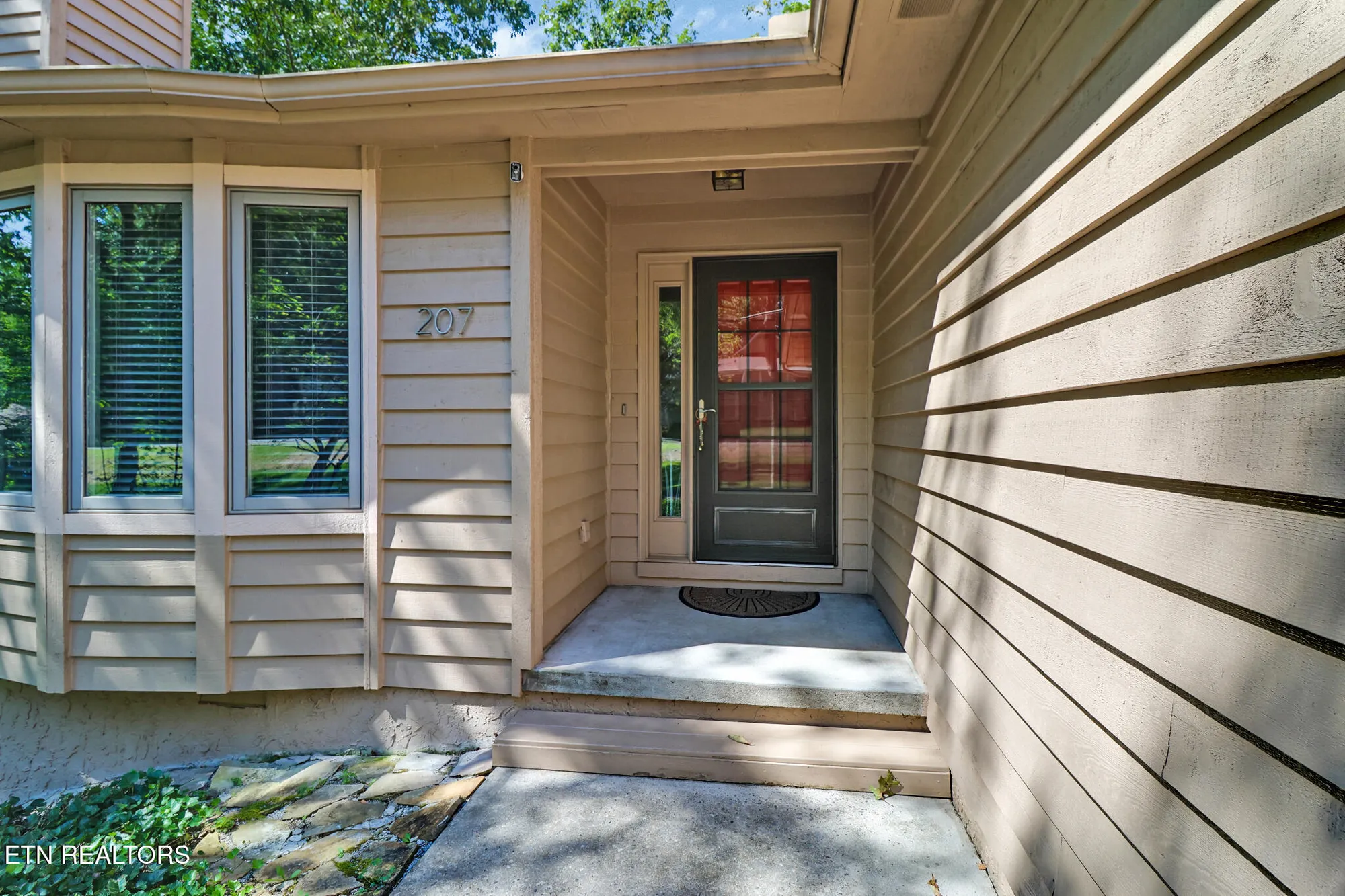 Property Slideshow image 6 of 54 | 207 overlook ln, Crossville, TN, 38558