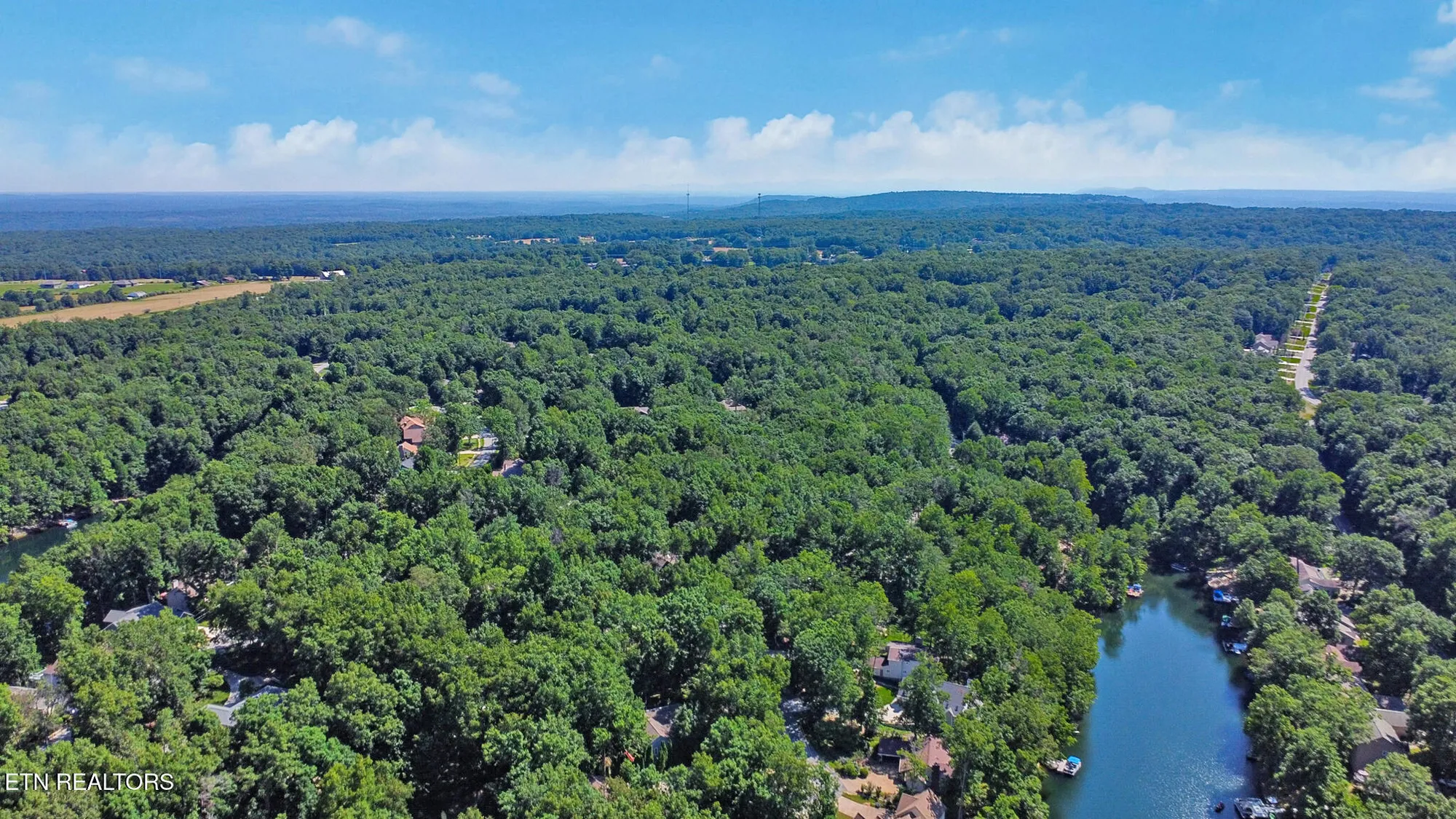 Property Slideshow image 46 of 54 | 207 overlook ln, Crossville, TN, 38558