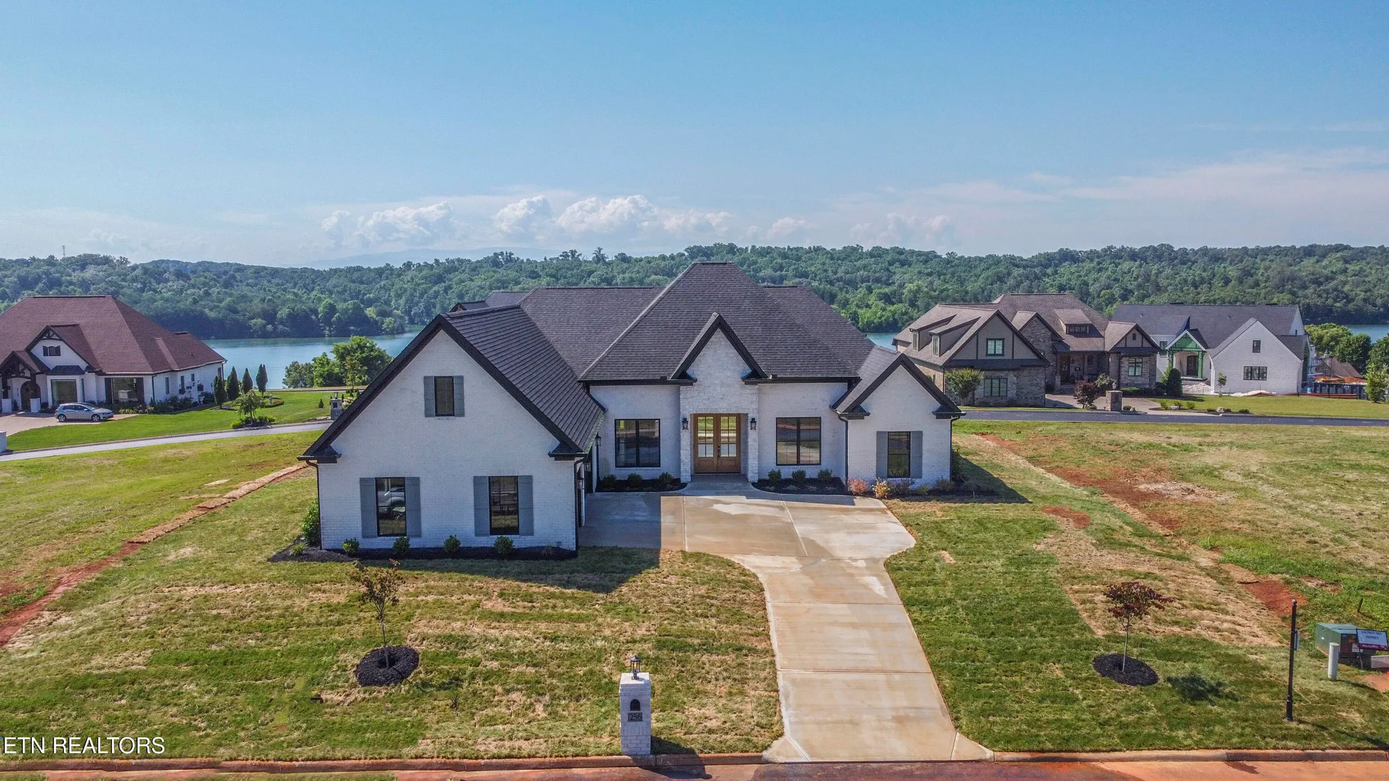 Property Slideshow image 1 of 39 | 256 watercrest dr, Vonore, TN, 37885