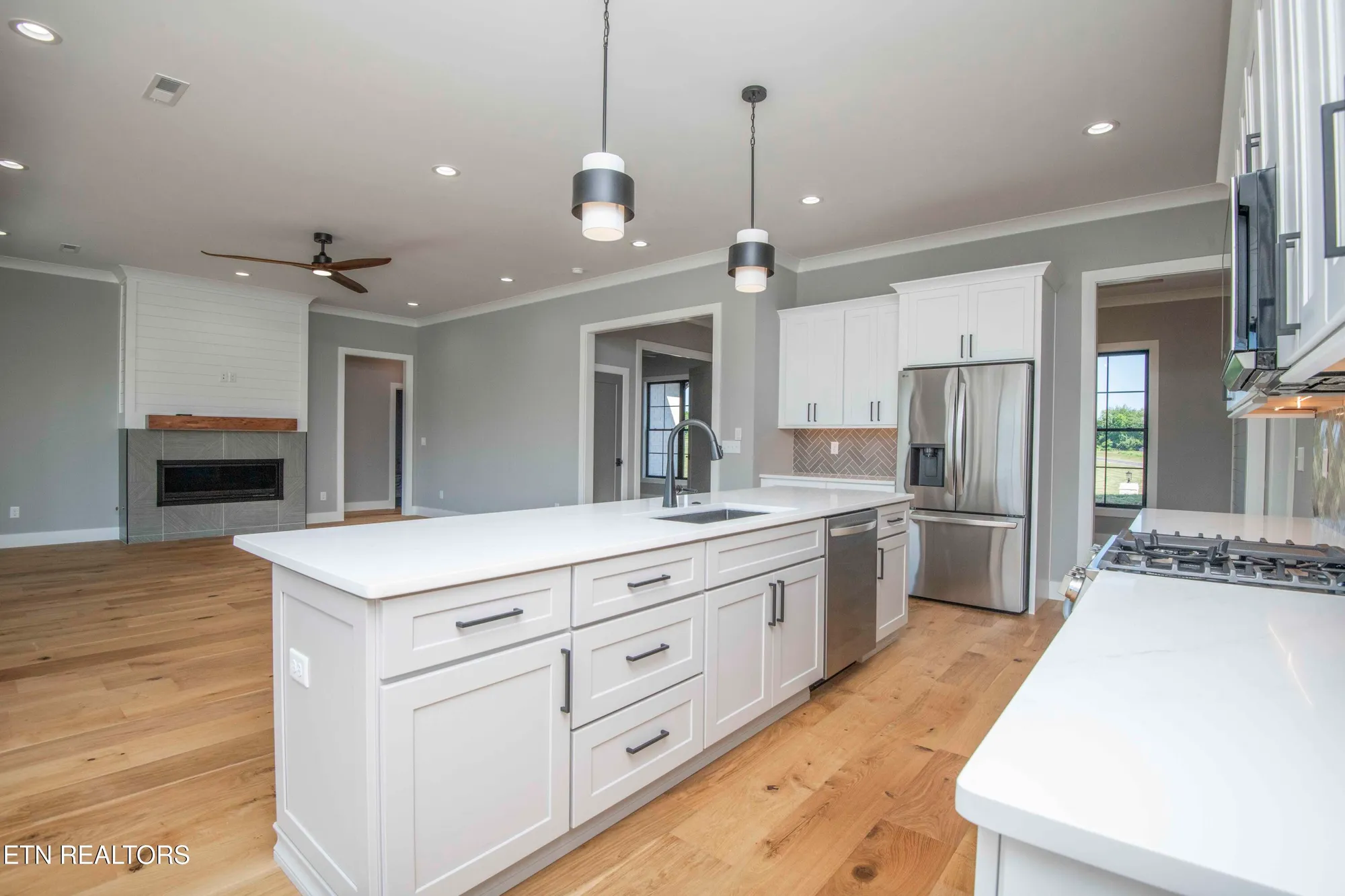 Property Slideshow image 8 of 39 | 256 watercrest dr, Vonore, TN, 37885