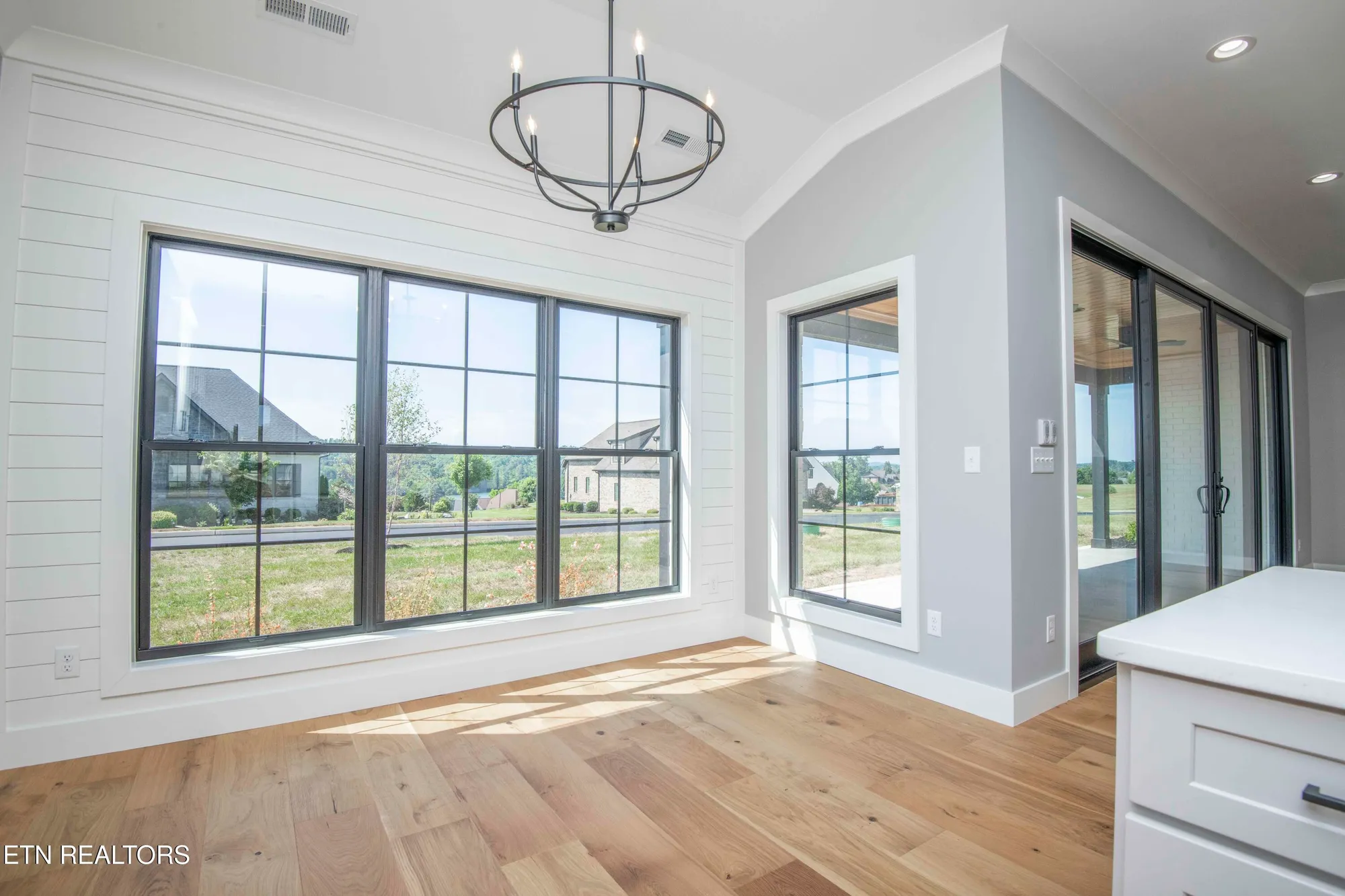 Property Slideshow image 10 of 39 | 256 watercrest dr, Vonore, TN, 37885