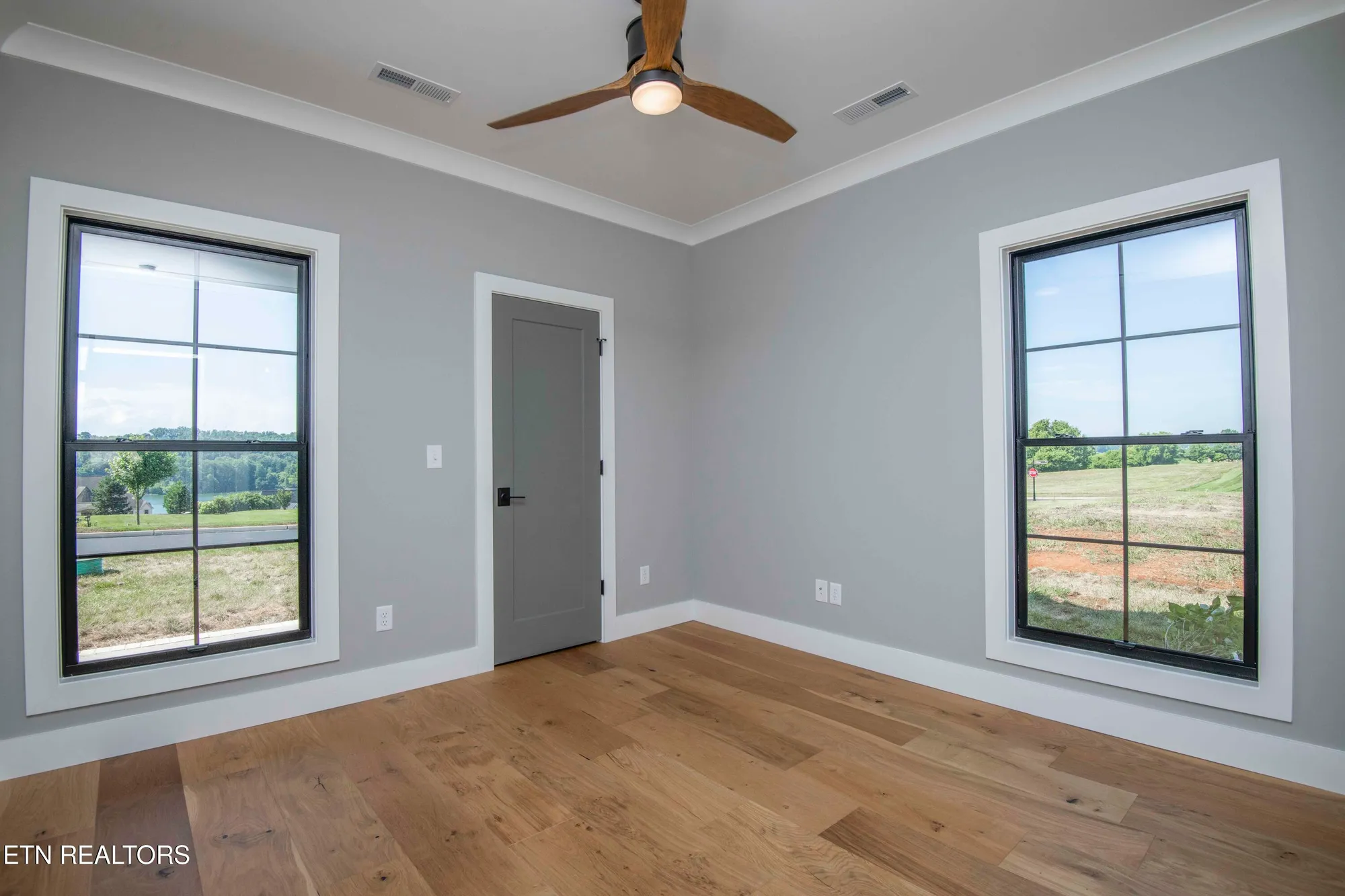 Property Slideshow image 26 of 39 | 256 watercrest dr, Vonore, TN, 37885