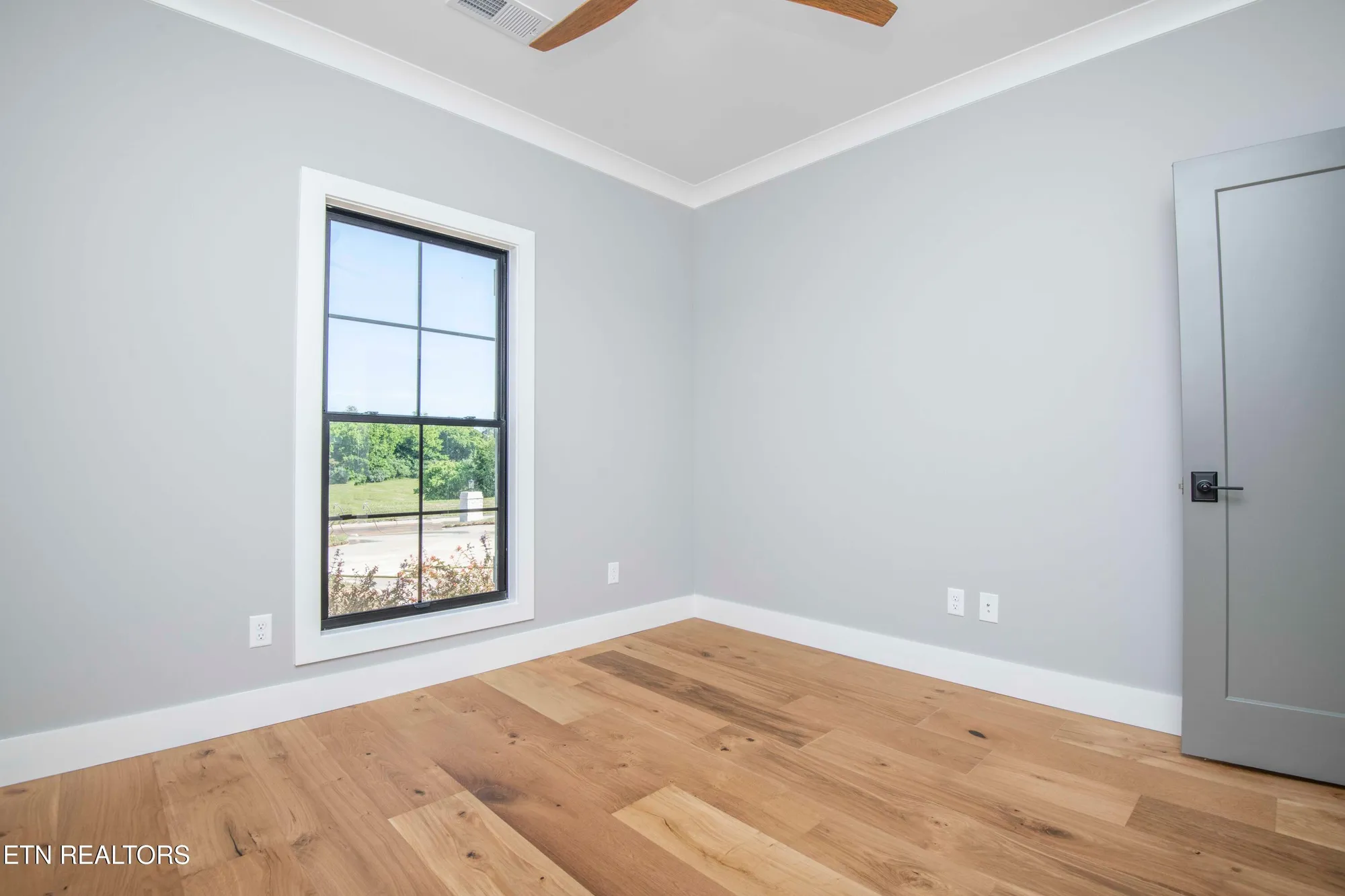 Property Slideshow image 22 of 39 | 256 watercrest dr, Vonore, TN, 37885