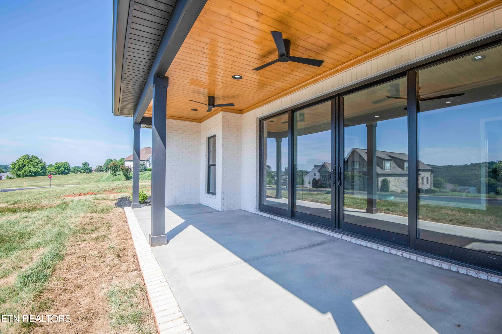 Property Slideshow image 33 of 39 | 256 watercrest dr, Vonore, TN, 37885