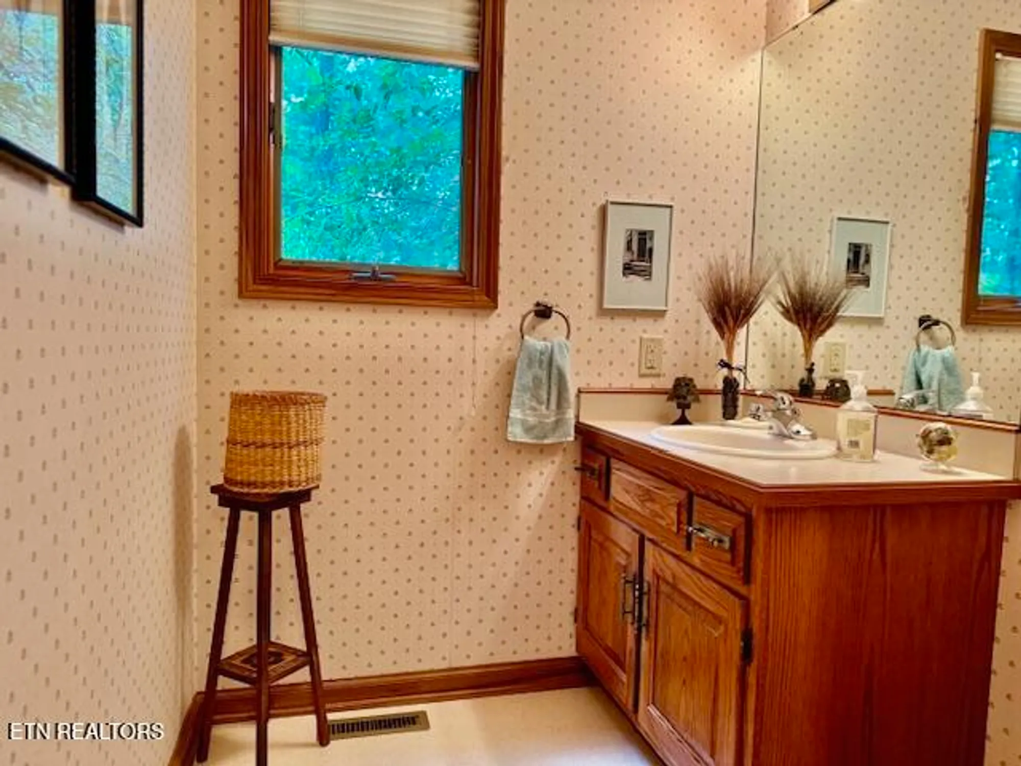 Property Slideshow image 23 of 51 | 128 cathedral dr, Crossville, TN, 38558