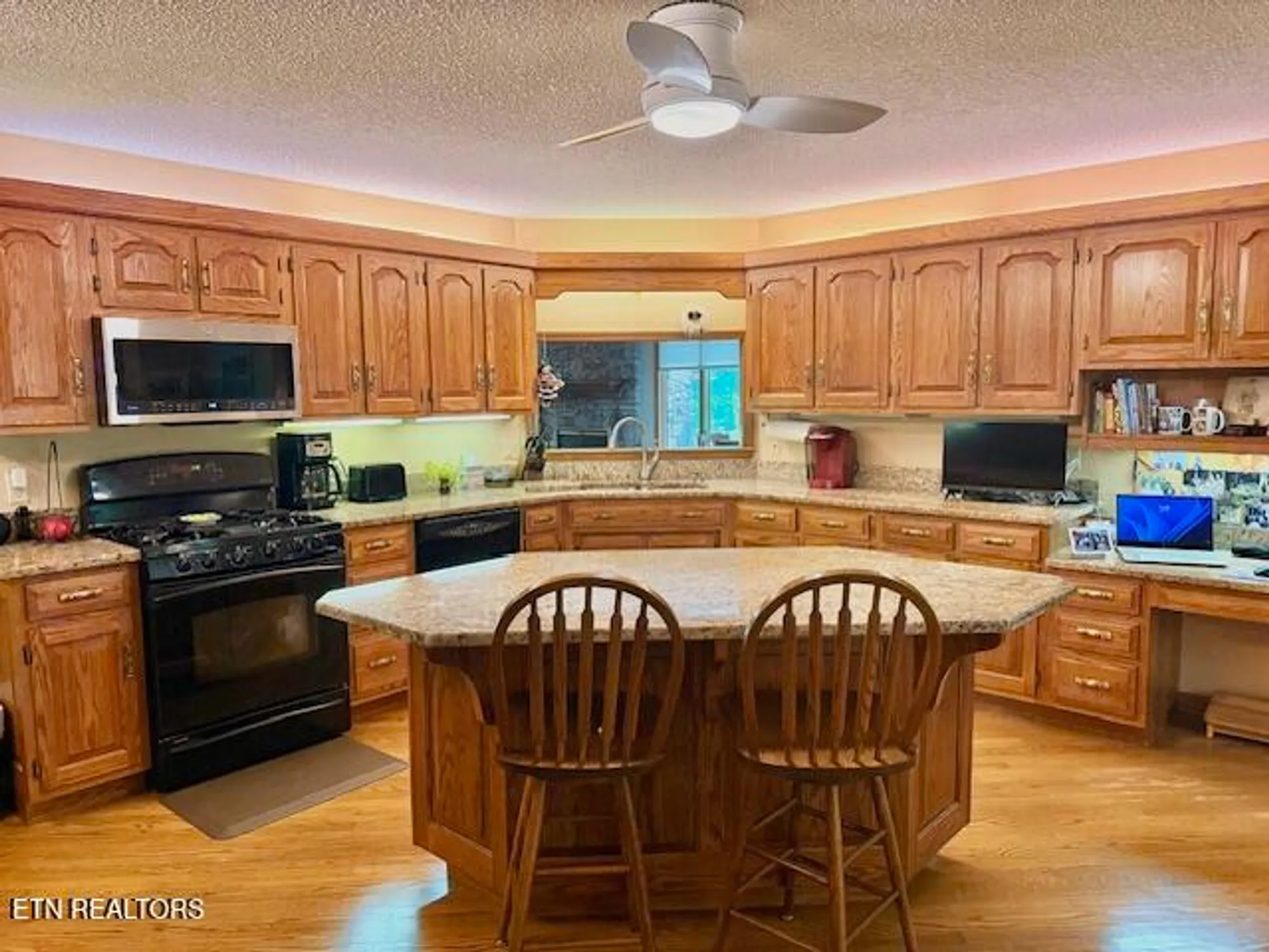 Property Slideshow image 12 of 51 | 128 cathedral dr, Crossville, TN, 38558