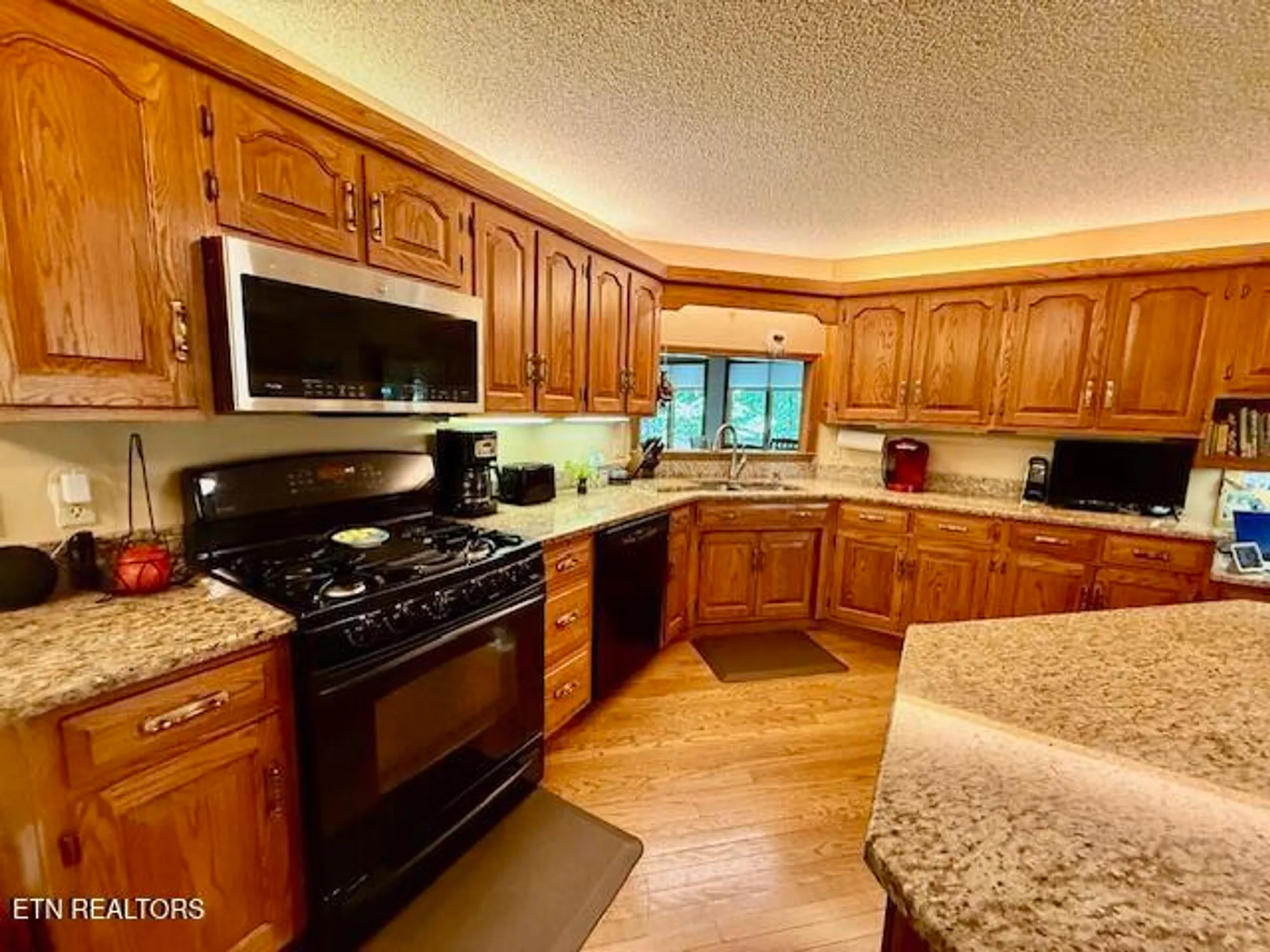 Property Slideshow image 16 of 51 | 128 cathedral dr, Crossville, TN, 38558
