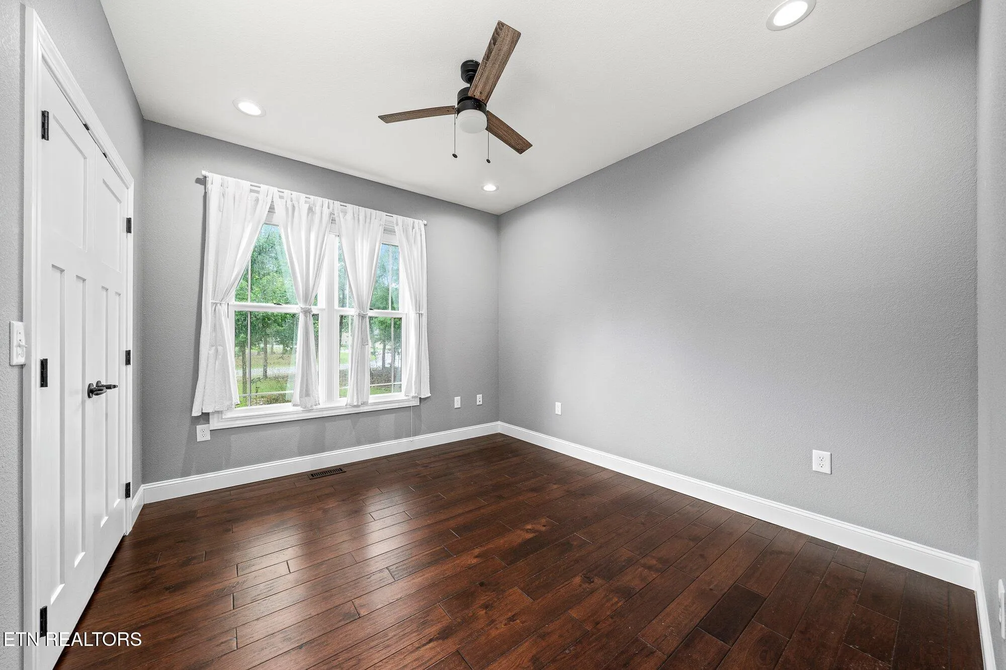 Property Slideshow image 17 of 27 | 120 kenwood dr, Crossville, TN, 38558