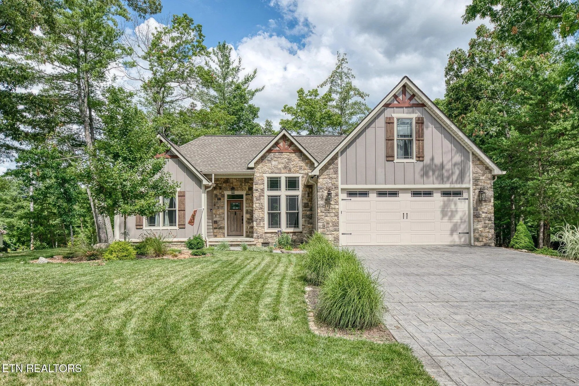 Property Slideshow image 1 of 27 | 120 kenwood dr, Crossville, TN, 38558