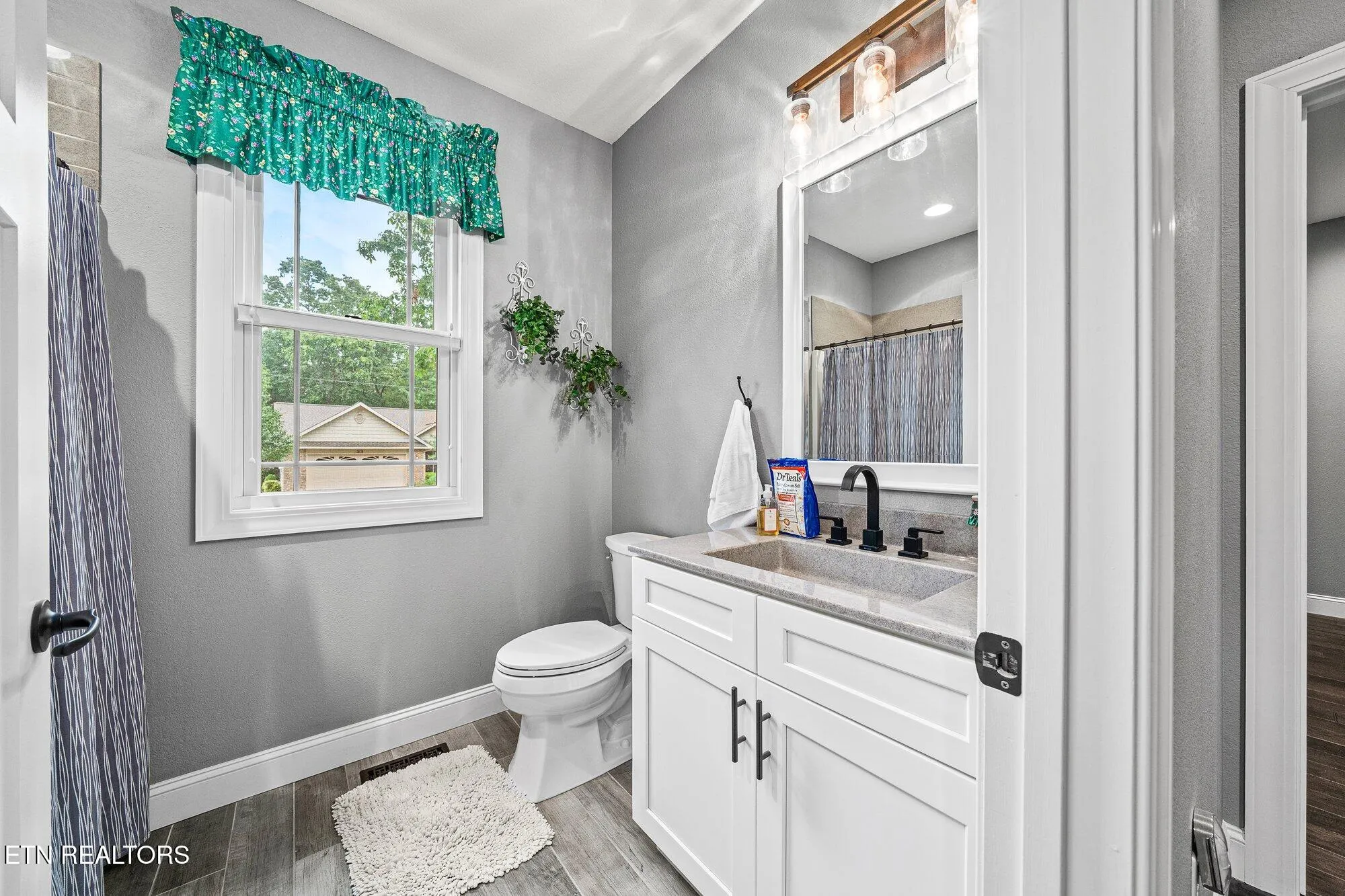 Property Slideshow image 18 of 27 | 120 kenwood dr, Crossville, TN, 38558