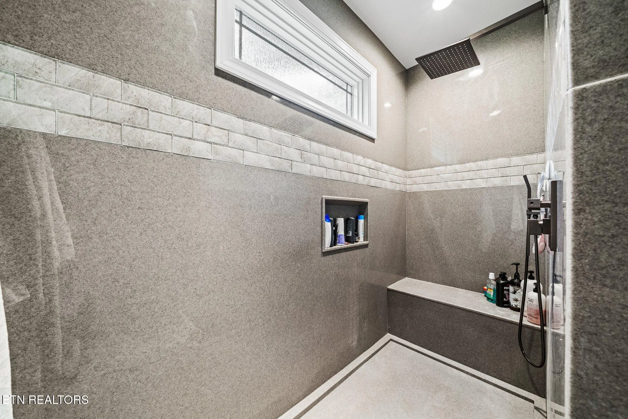 Property Slideshow image 16 of 27 | 120 kenwood dr, Crossville, TN, 38558