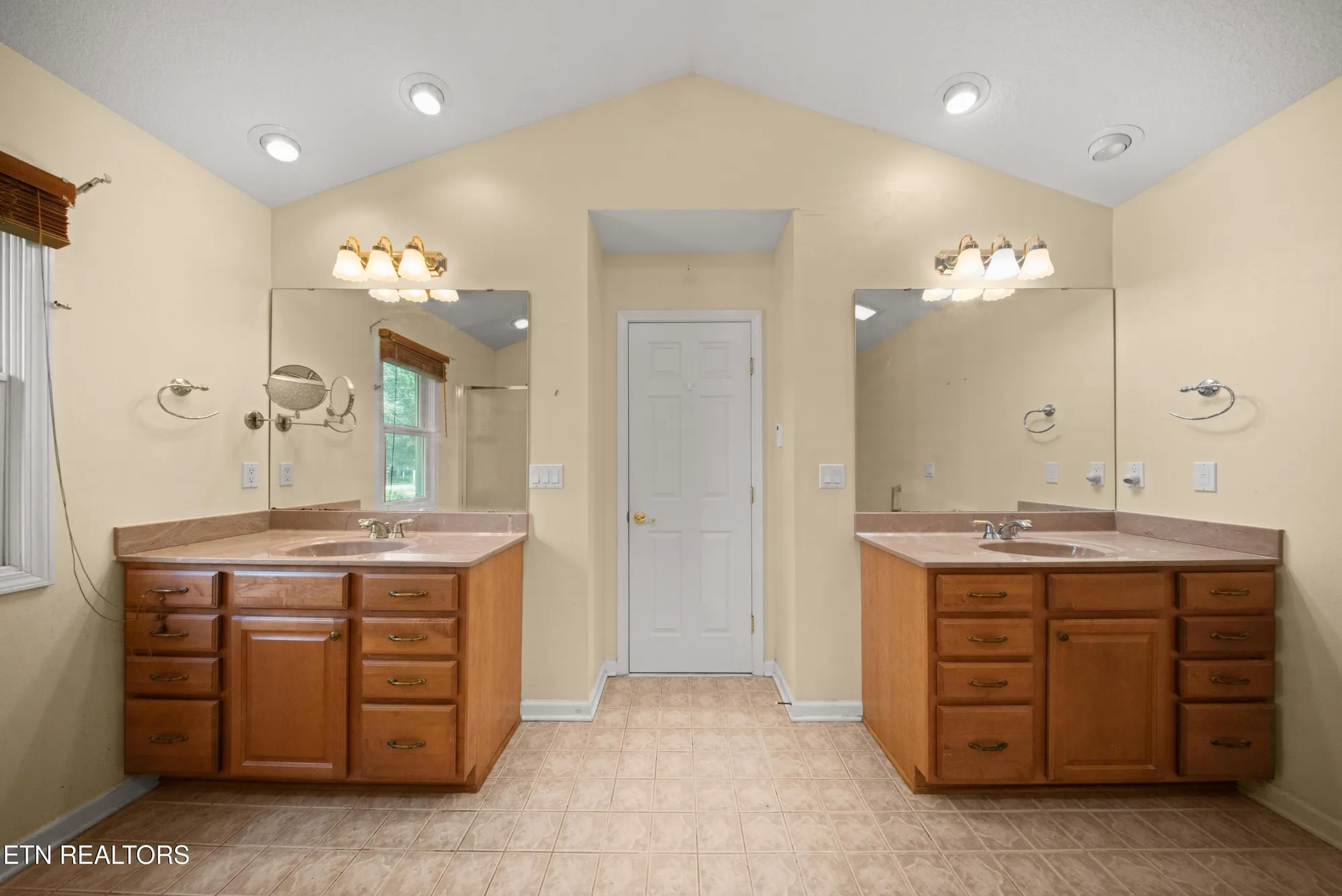 Property Slideshow image 37 of 50 | 156 mountain view dr, Crossville, TN, 38558