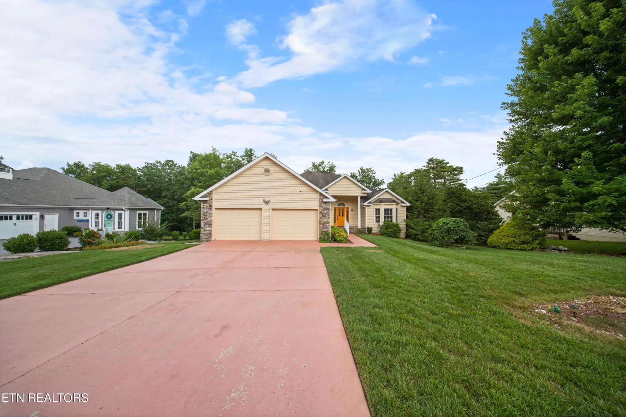 Property Slideshow image 2 of 50 | 156 mountain view dr, Crossville, TN, 38558