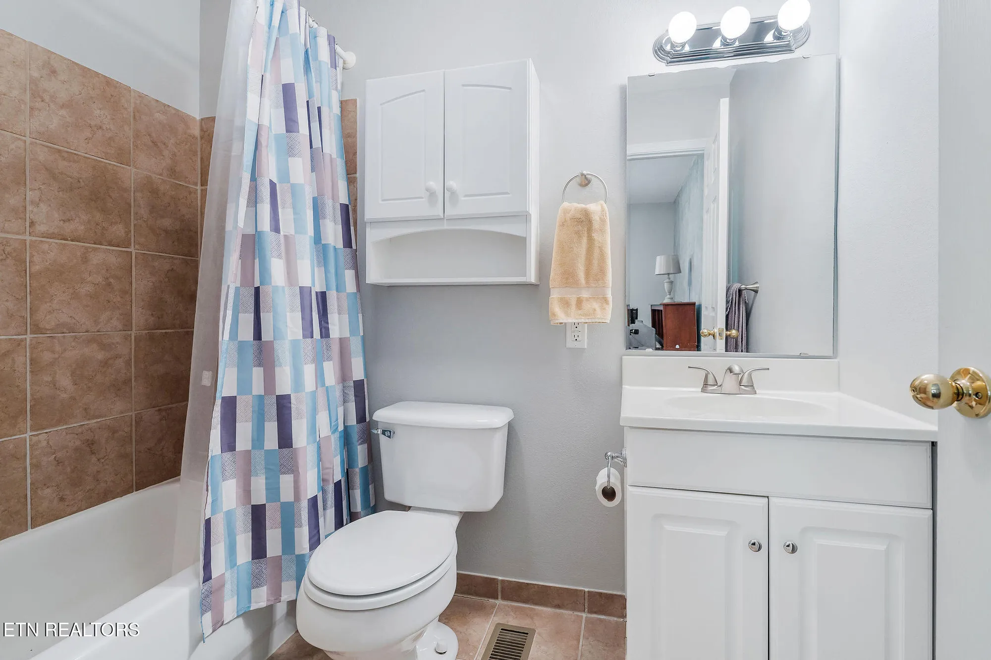 Property Slideshow image 20 of 44 | 38 lakeshore ln 47, Crossville, TN, 38558