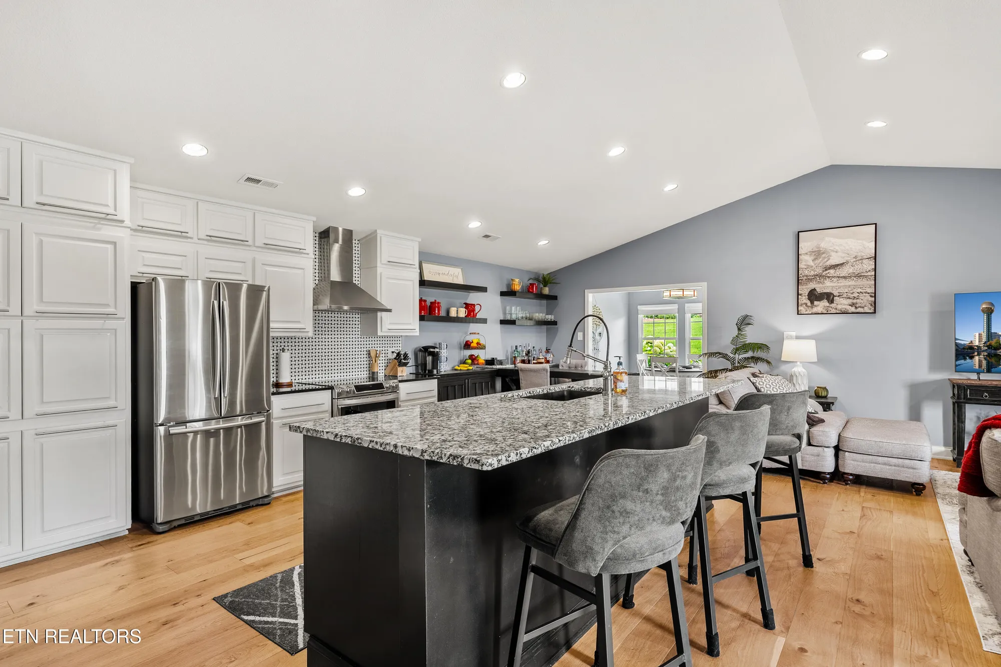 Property Slideshow image 16 of 38 | 112 heron ct, Vonore, TN, 37885