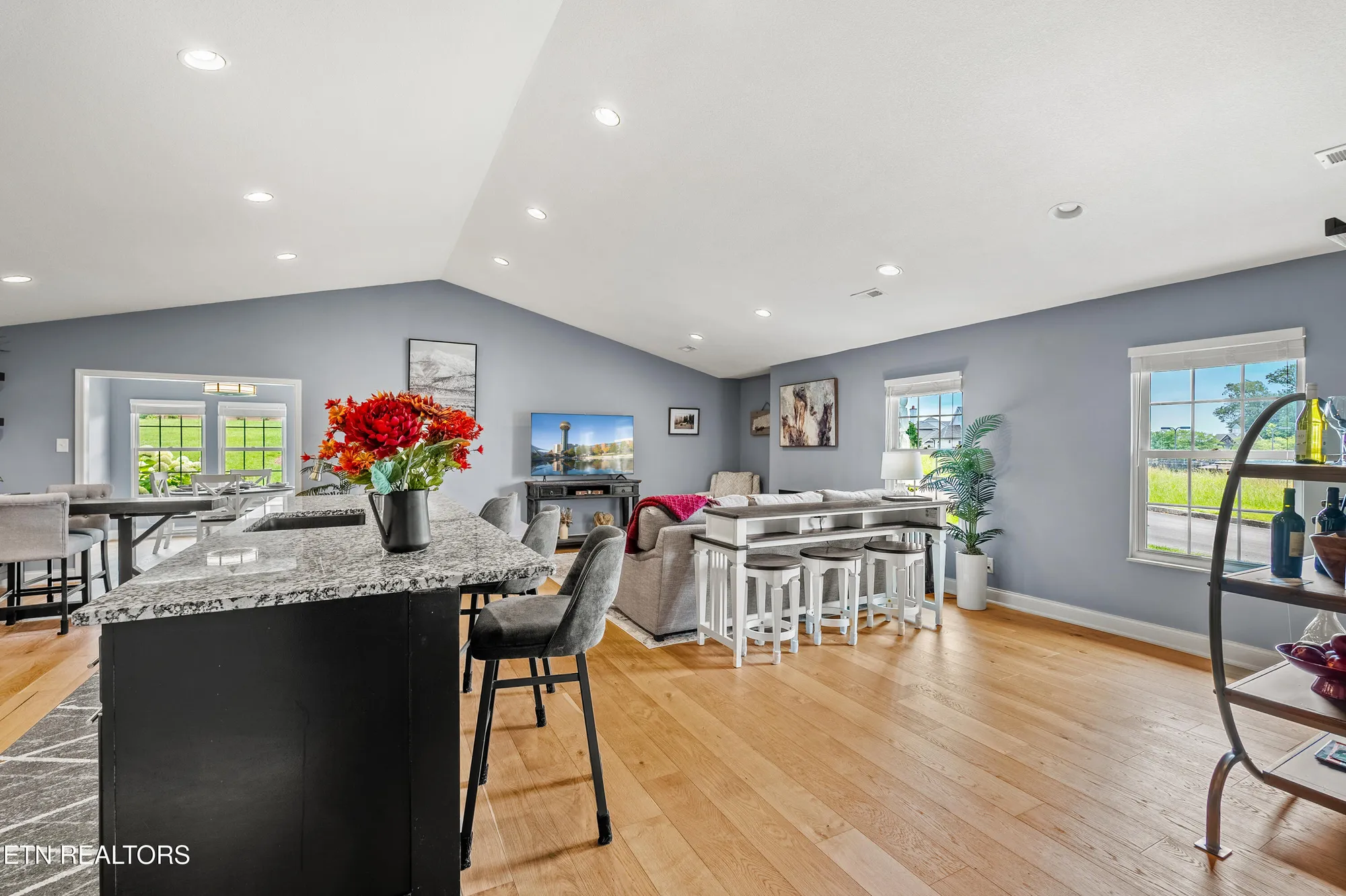 Property Slideshow image 10 of 38 | 112 heron ct, Vonore, TN, 37885