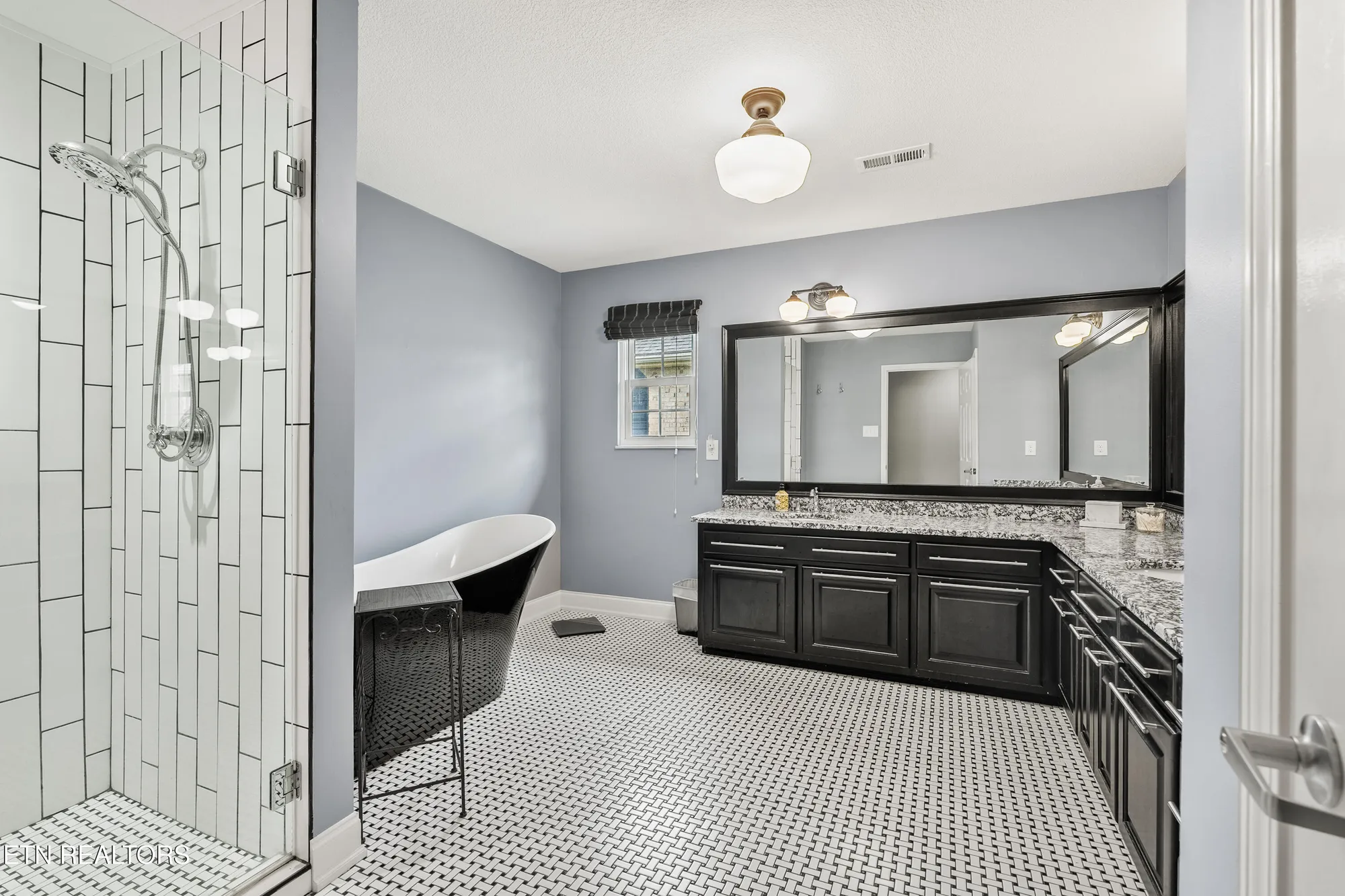 Property Slideshow image 25 of 38 | 112 heron ct, Vonore, TN, 37885