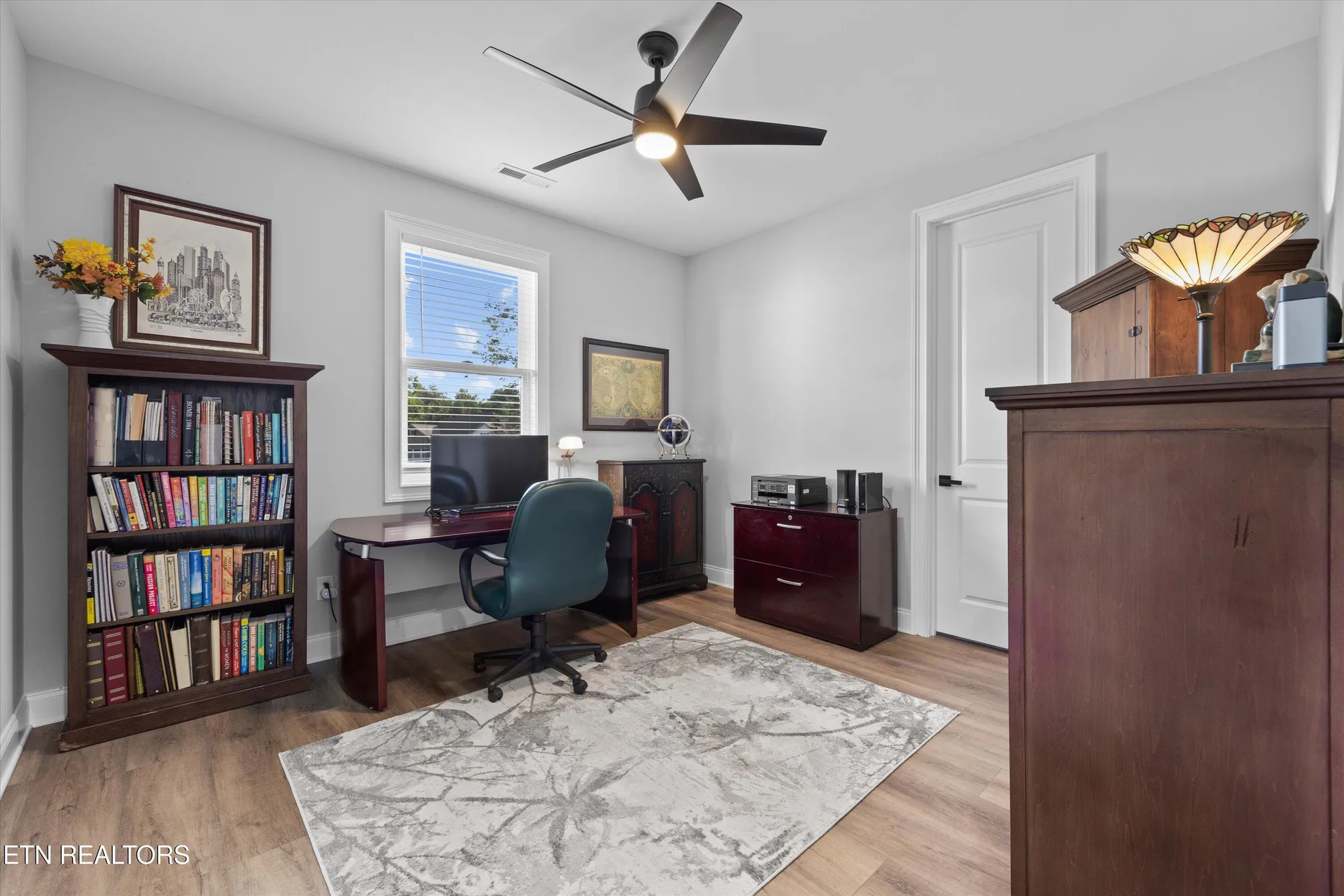 Property Slideshow image 20 of 38 | 126 elokwa way, Loudon, TN, 37774