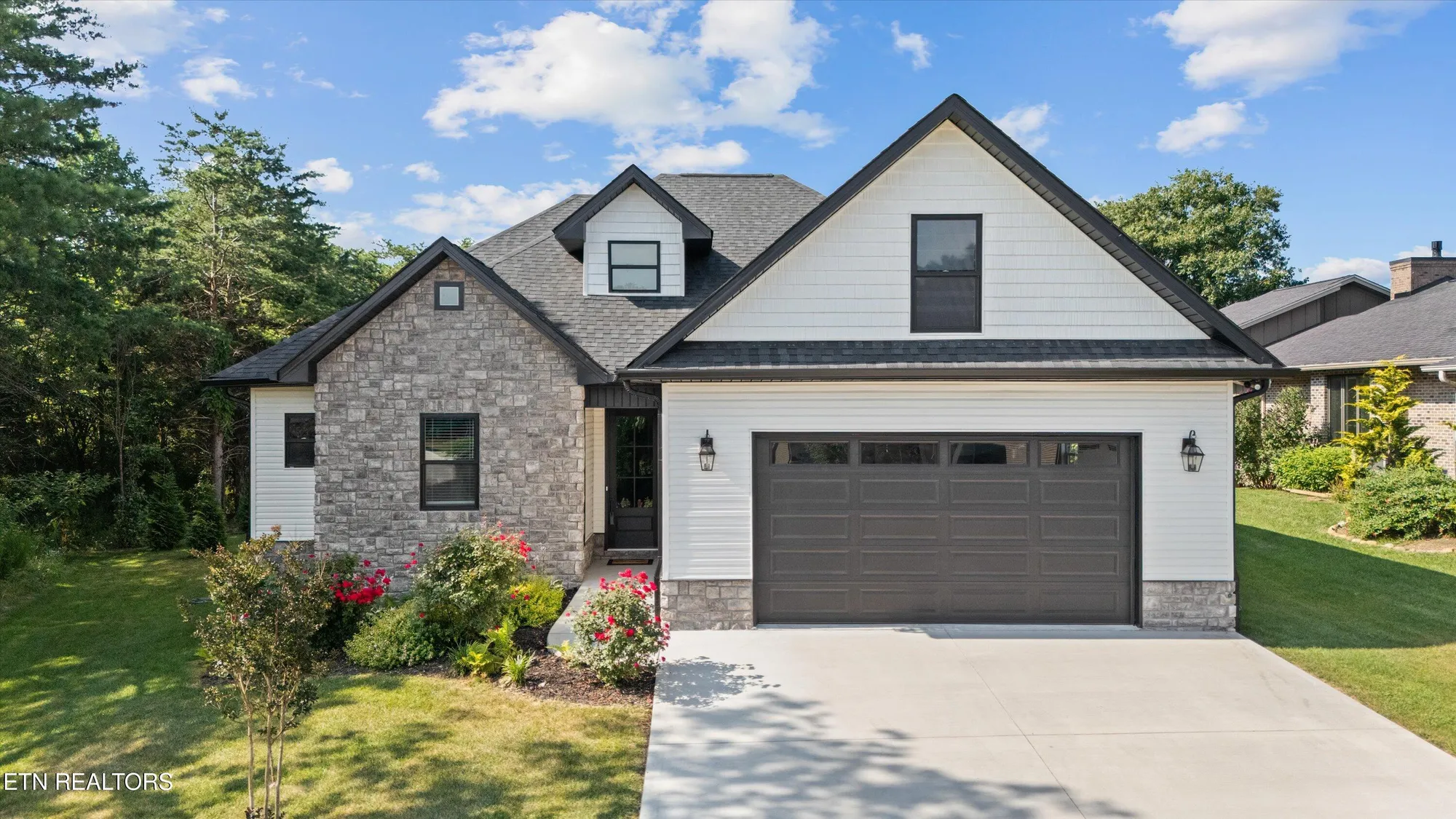 Property Slideshow image 1 of 38 | 126 elokwa way, Loudon, TN, 37774
