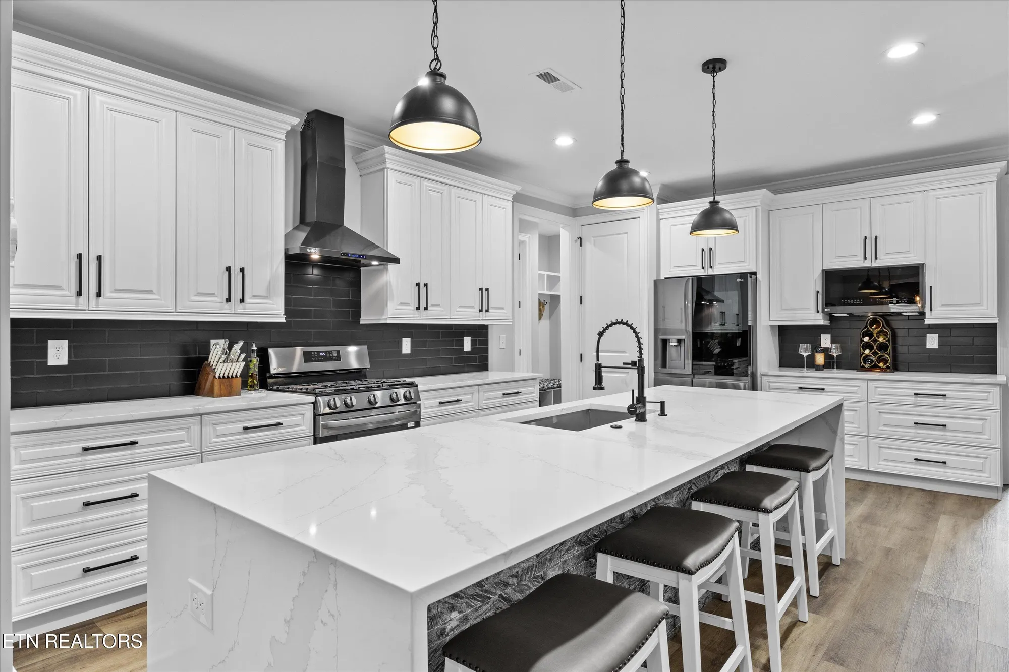 Property Slideshow image 7 of 38 | 126 elokwa way, Loudon, TN, 37774