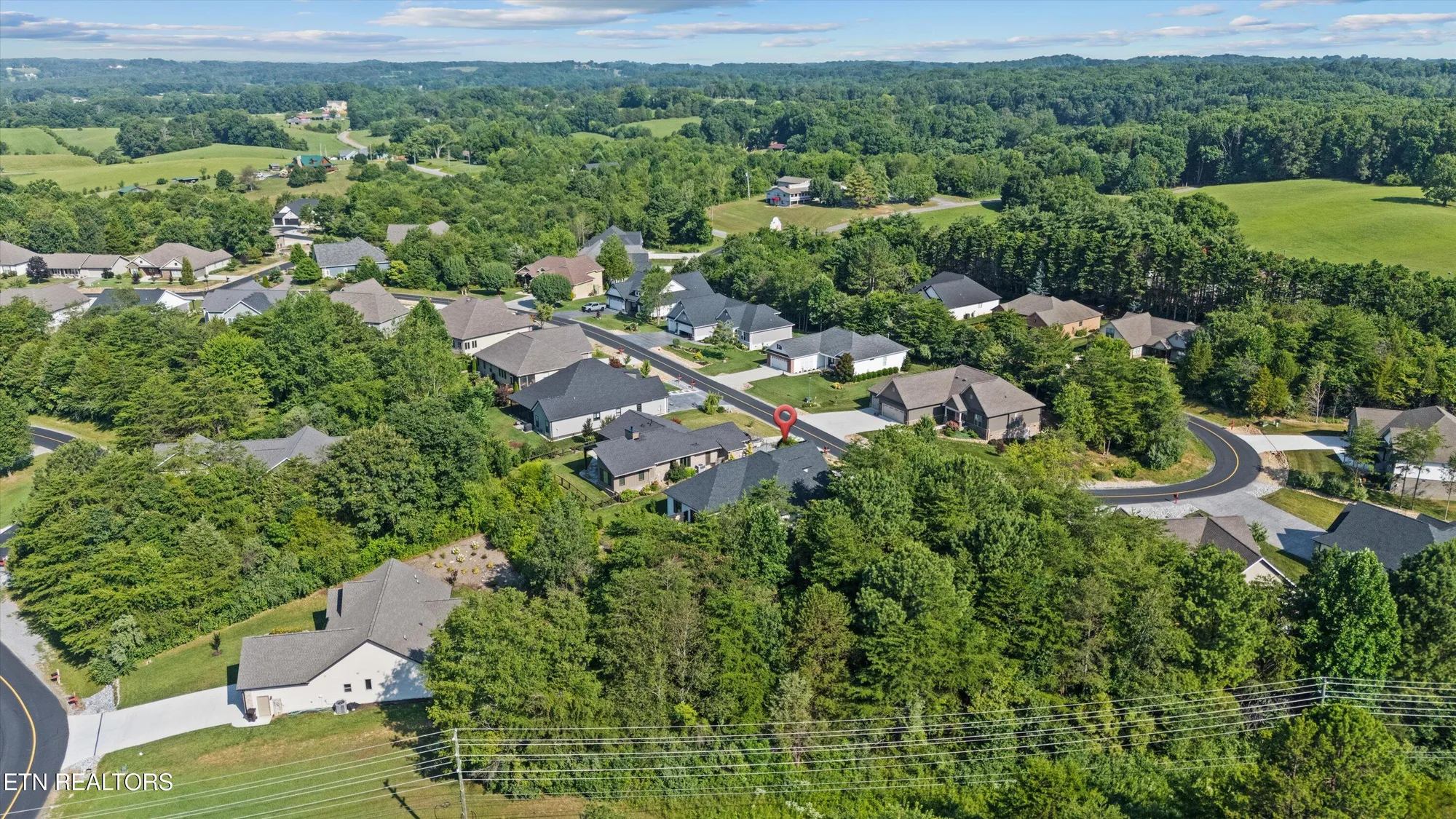 Property Slideshow image 31 of 38 | 126 elokwa way, Loudon, TN, 37774