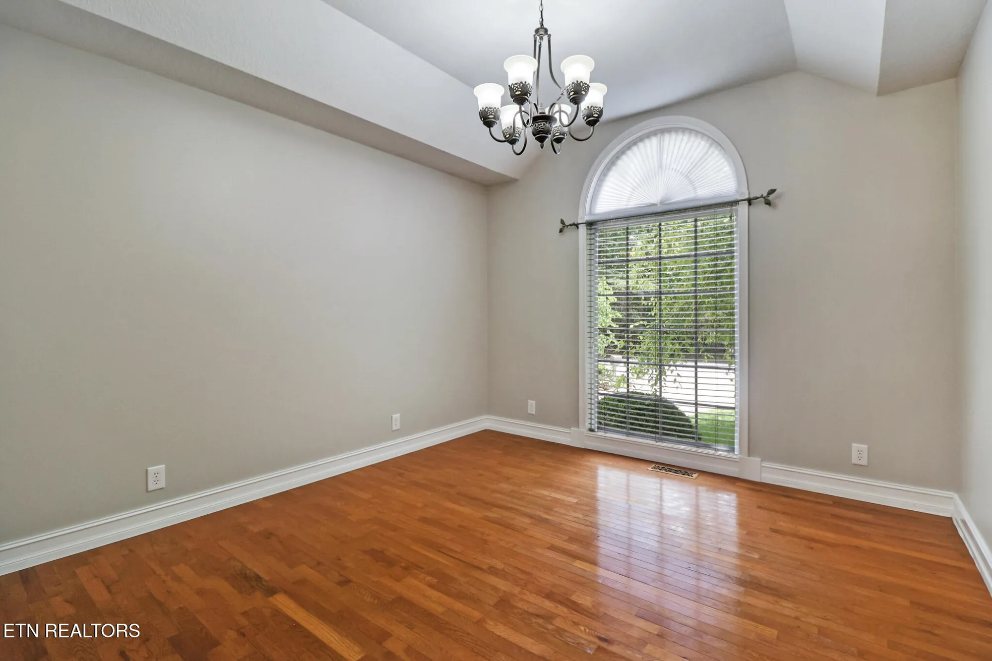 Property Slideshow image 16 of 50 | 13 lechmere ter, Crossville, TN, 38558