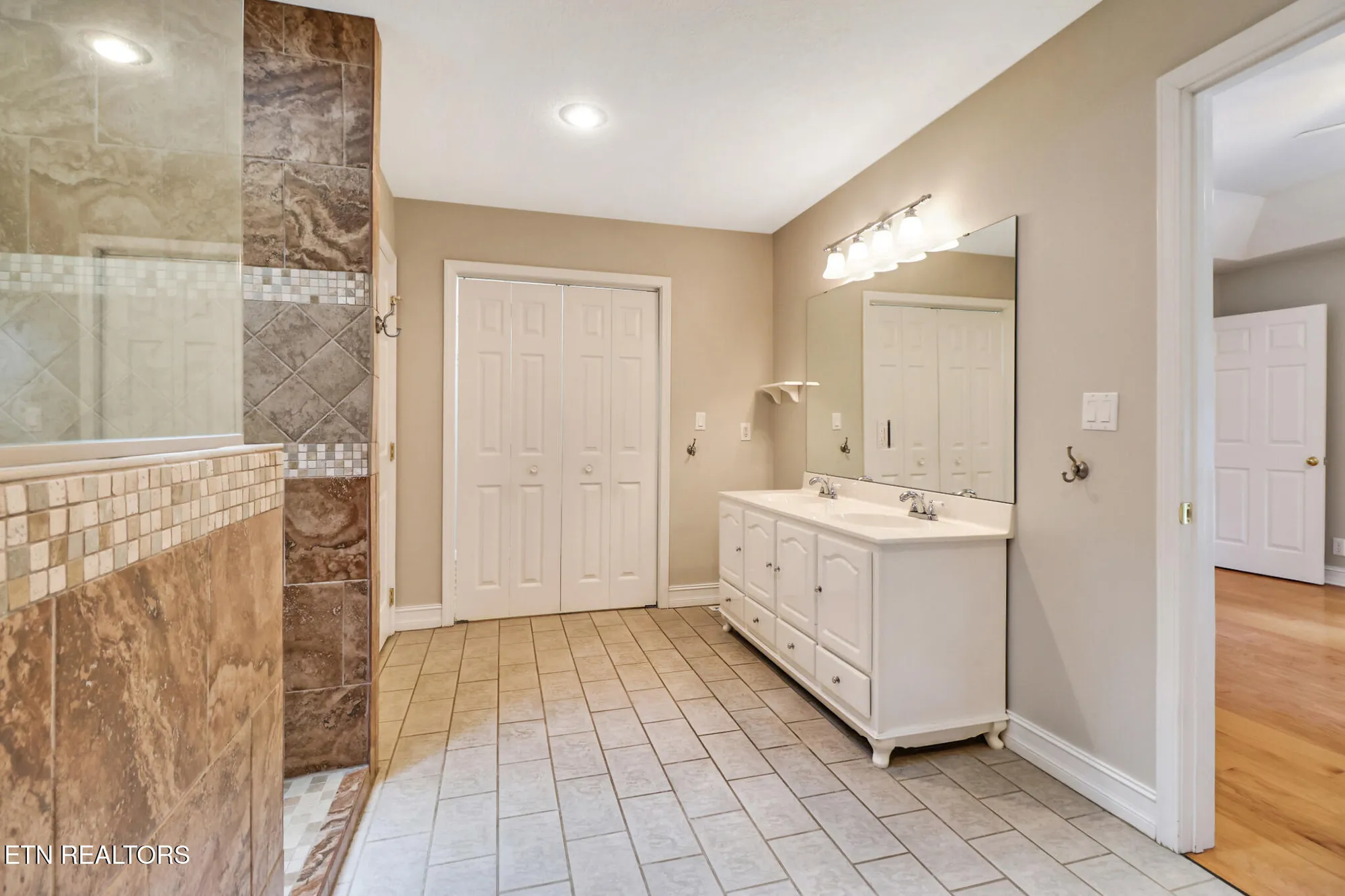 Property Slideshow image 21 of 50 | 13 lechmere ter, Crossville, TN, 38558