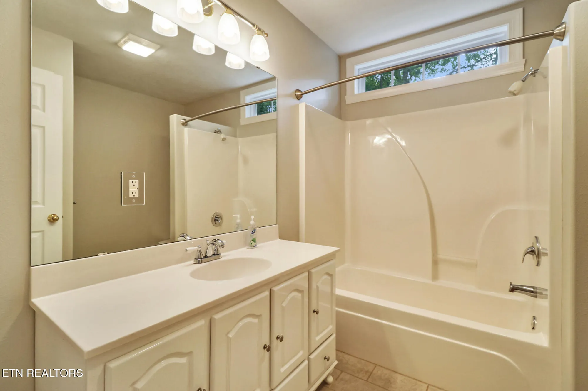 Property Slideshow image 27 of 50 | 13 lechmere ter, Crossville, TN, 38558